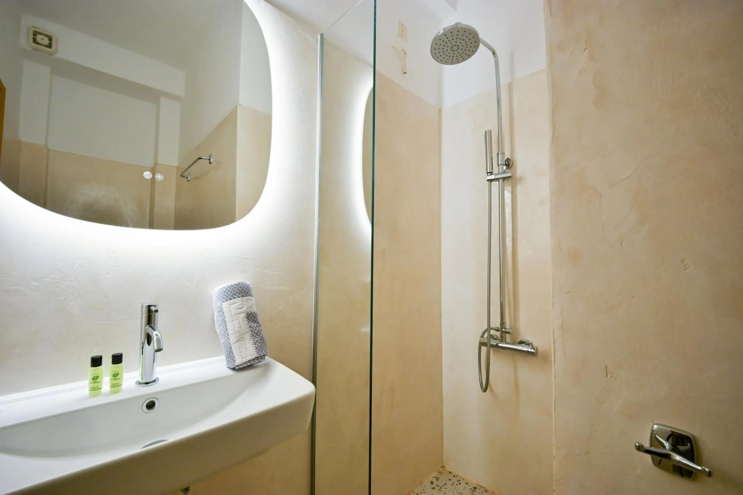 Shower in Kiani Akti