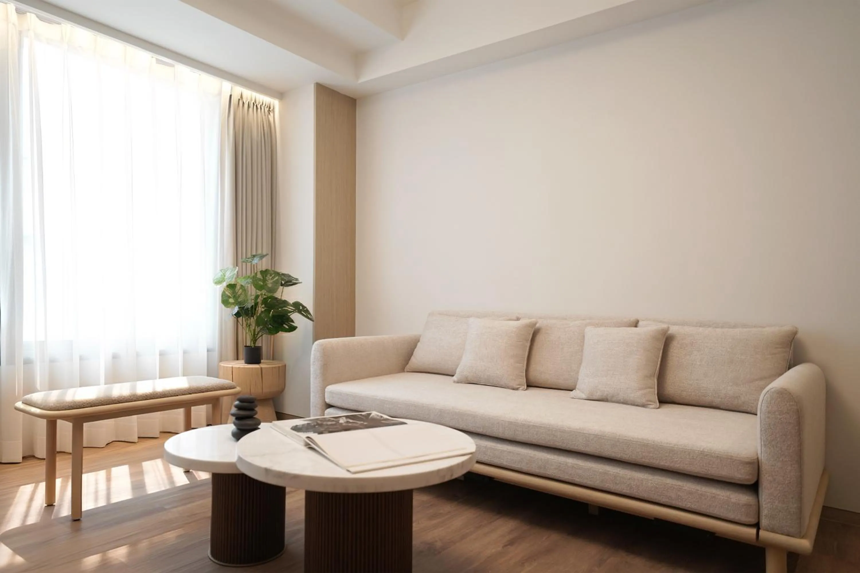 Living room in Stage Well Hotel