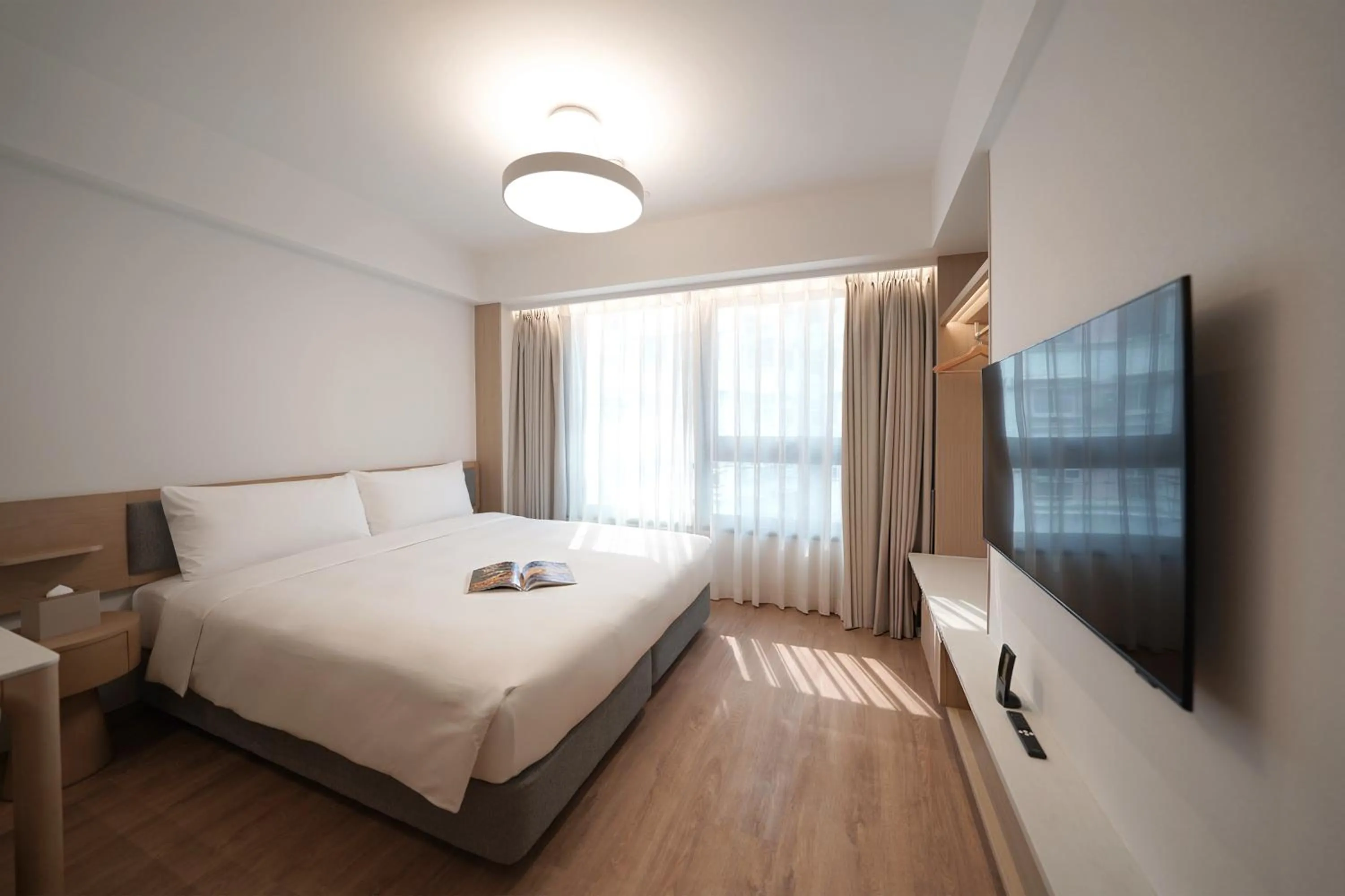 Bedroom, Bed in Stage Well Hotel
