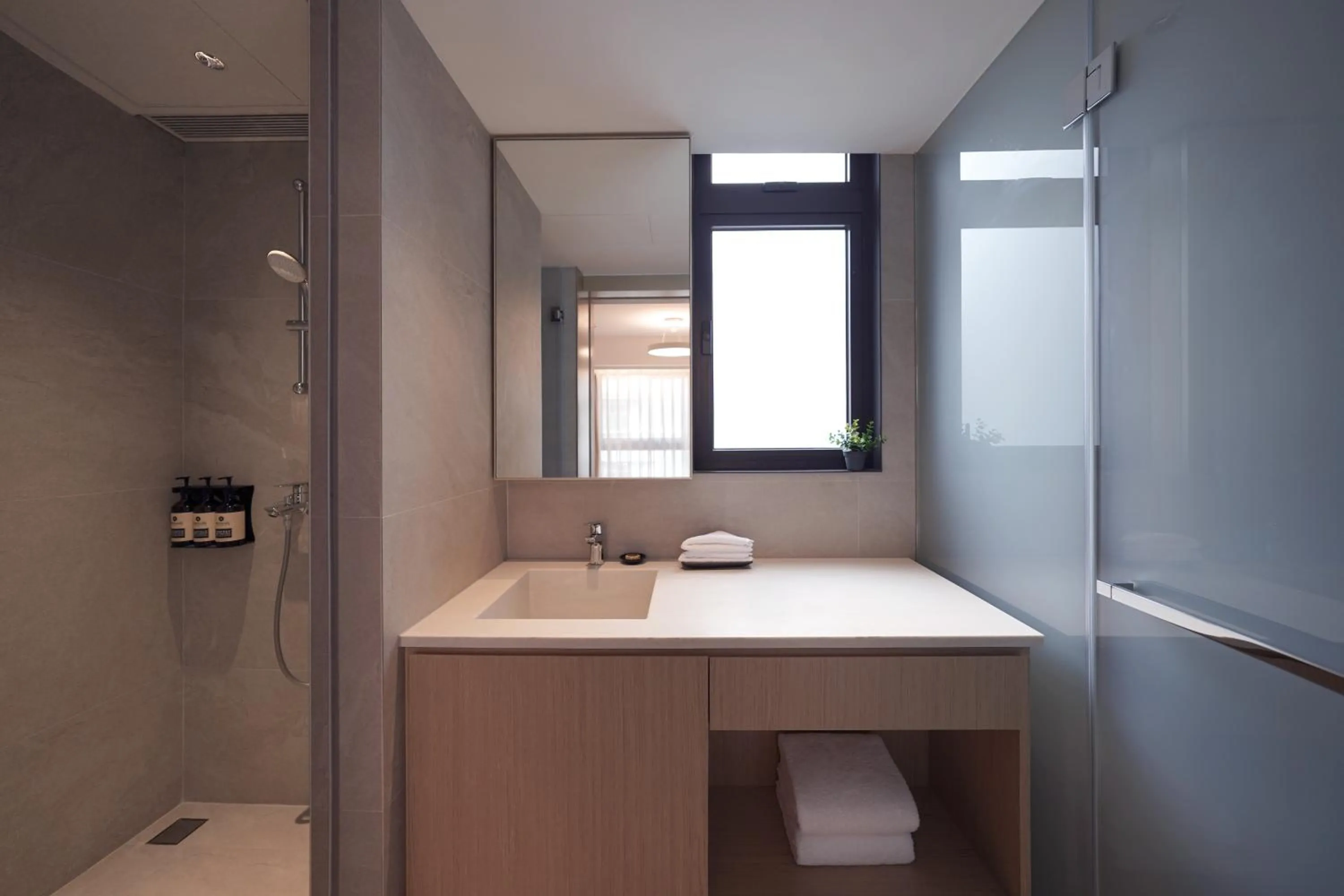 Bathroom in Stage Well Hotel