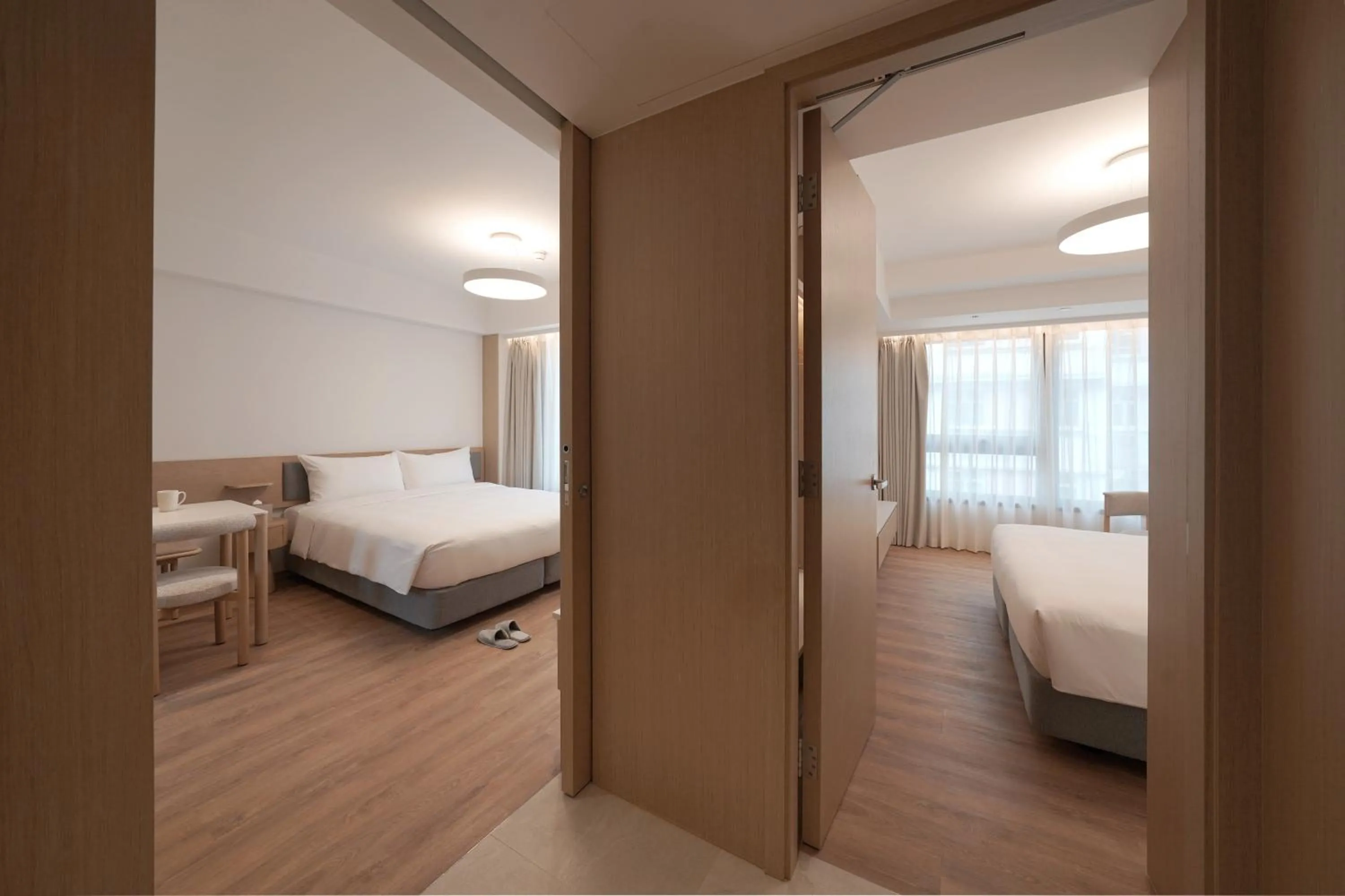 Family, Bed in Stage Well Hotel