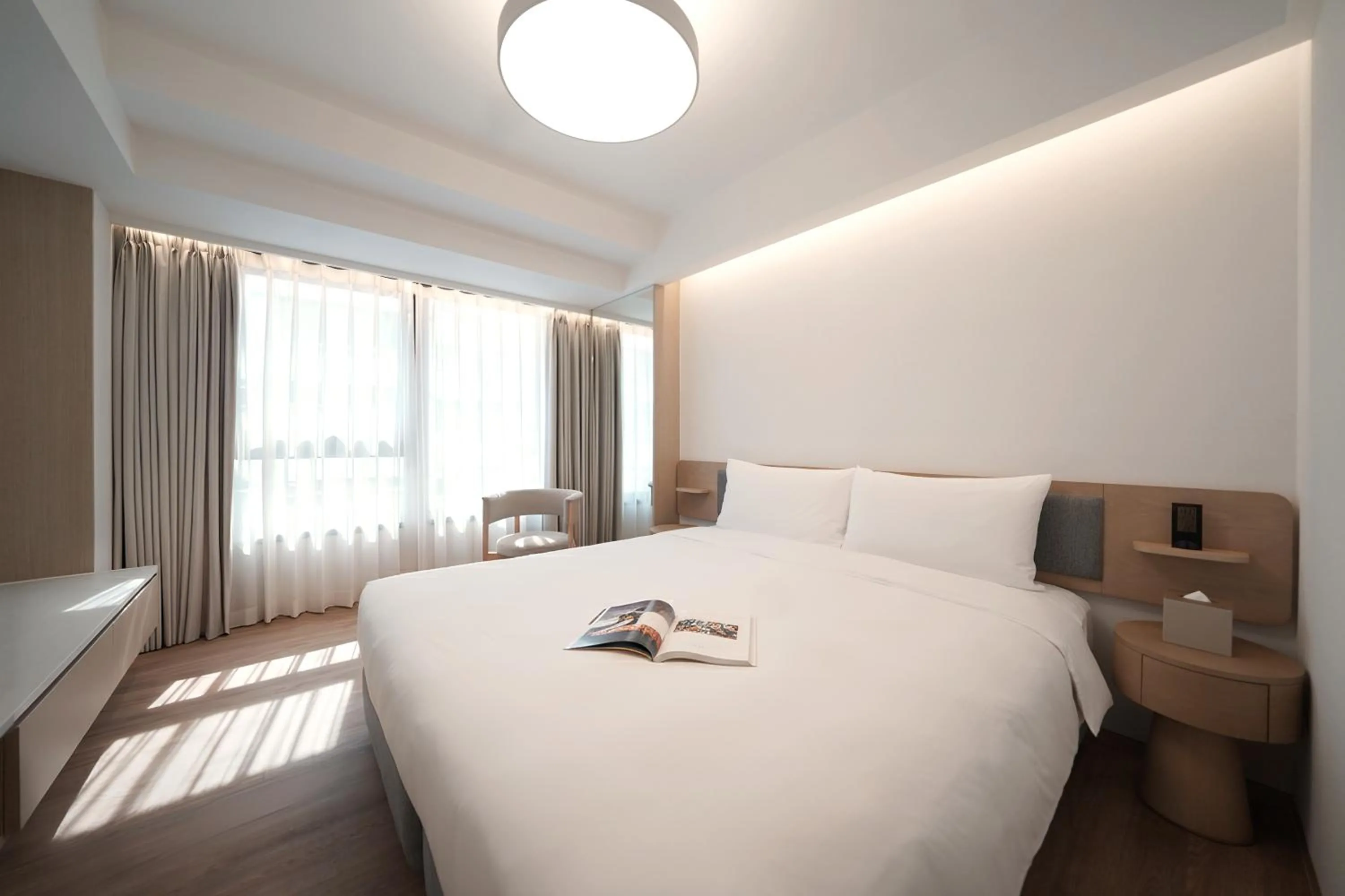 Bedroom, Bed in Stage Well Hotel