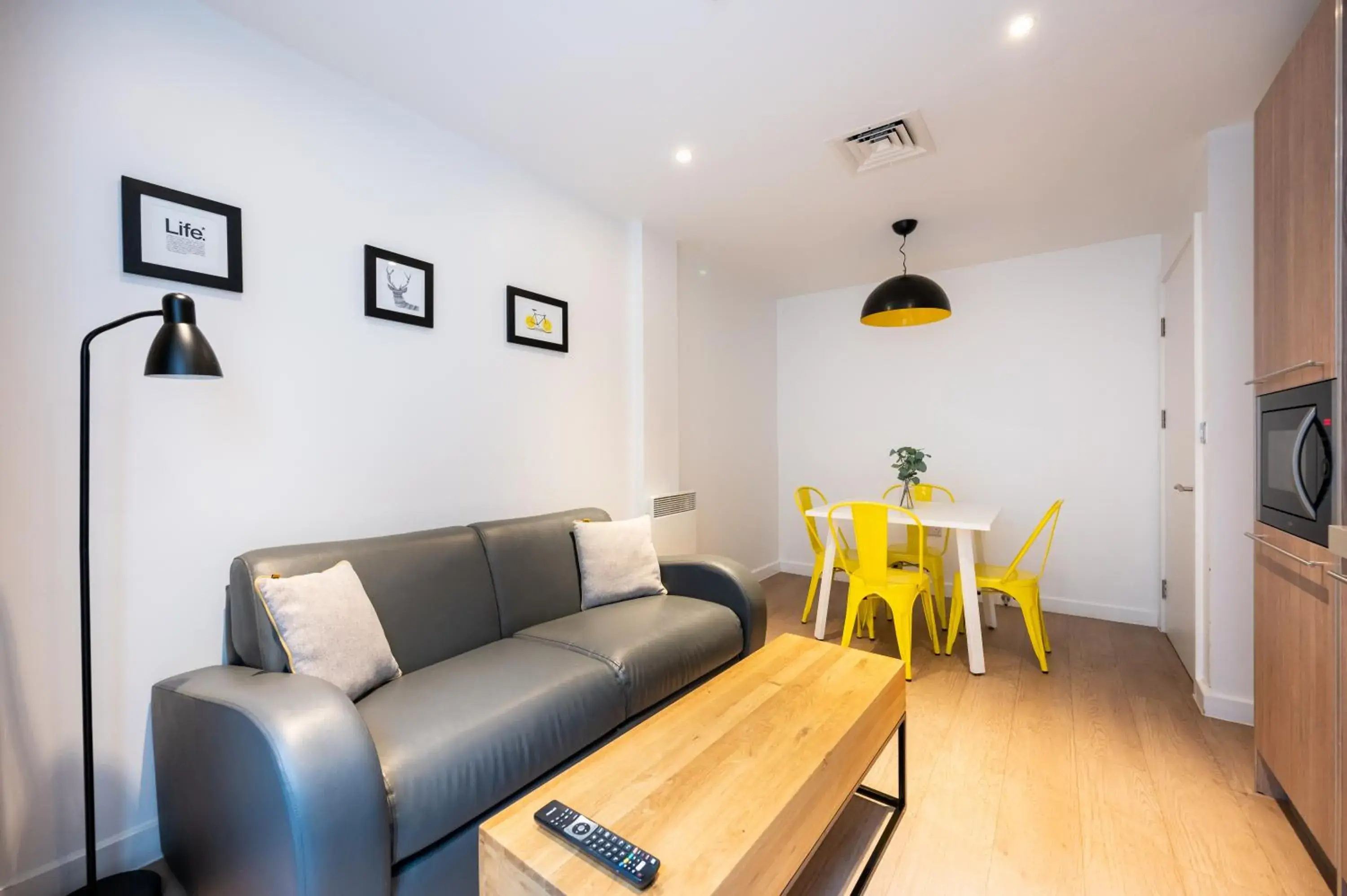 Living room in Staycity Aparthotels Birmingham City Centre Living room in Staycity Aparthotels Birmingham City Centre