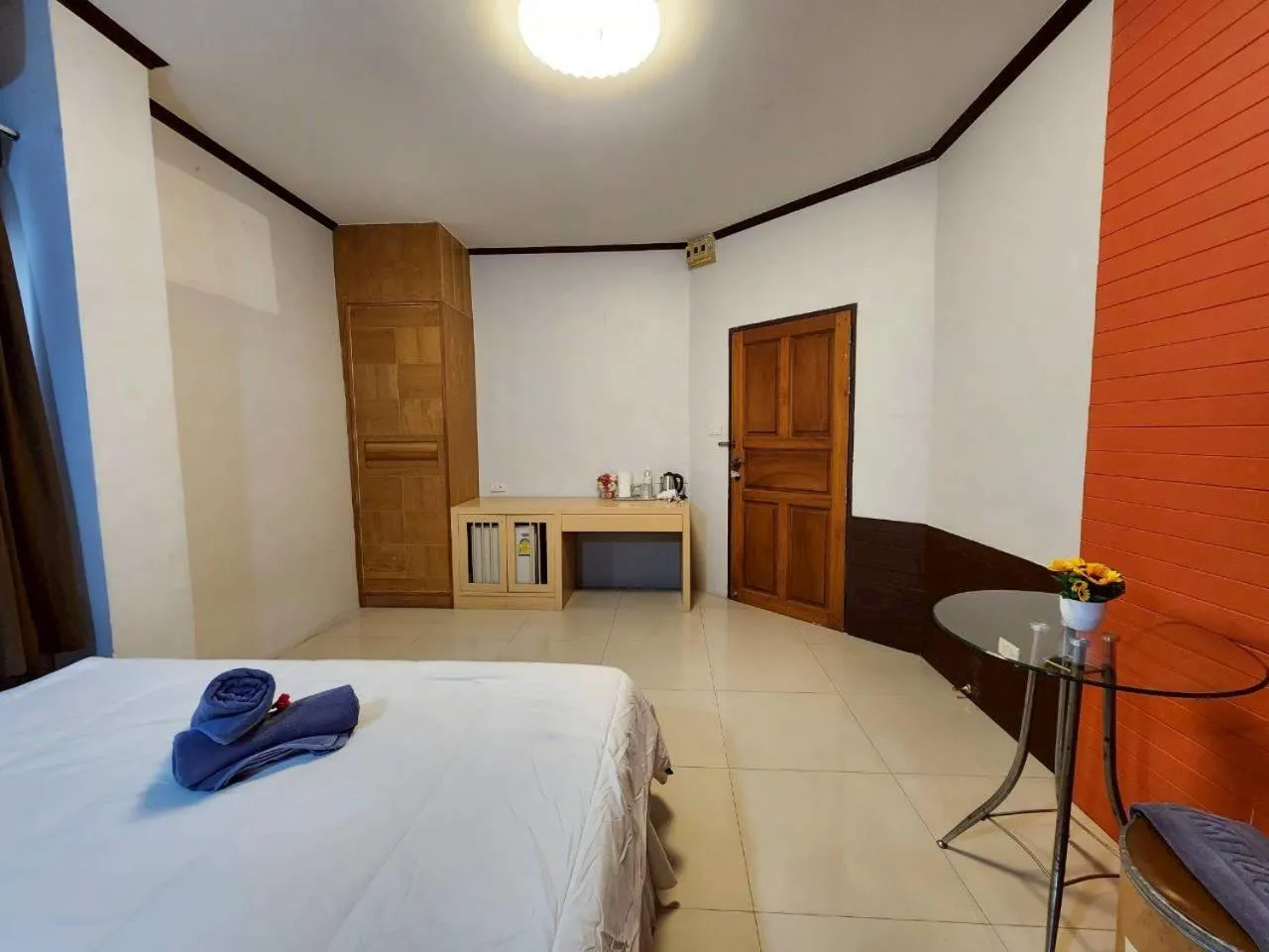Photo of the whole room, Bed in The Rest Phuket
