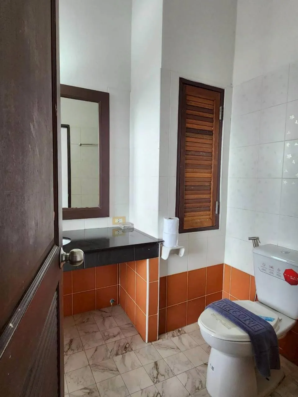 Toilet in The Rest Phuket
