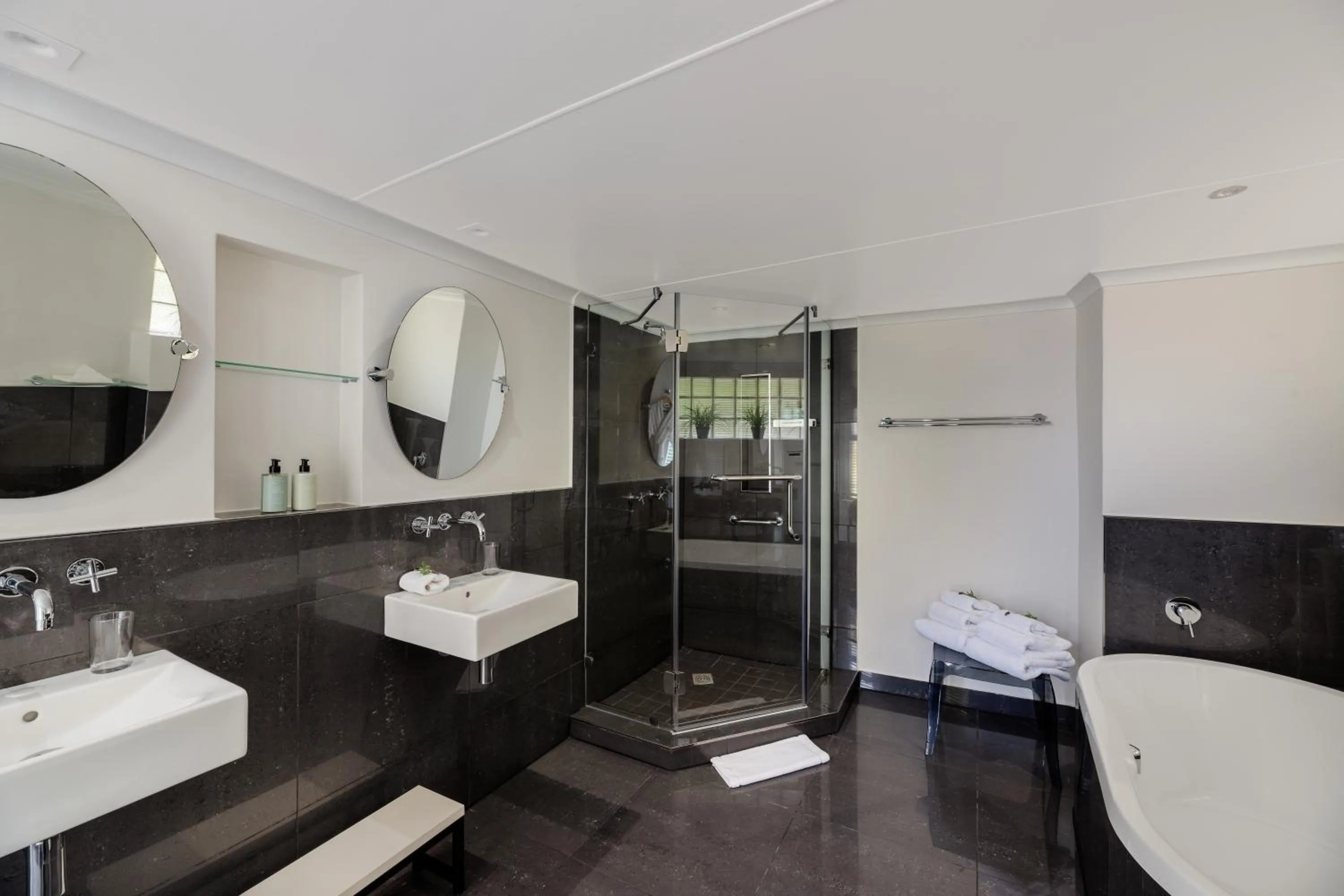 Villa Afrikana Guest Suites by Knysna Paradise Collection