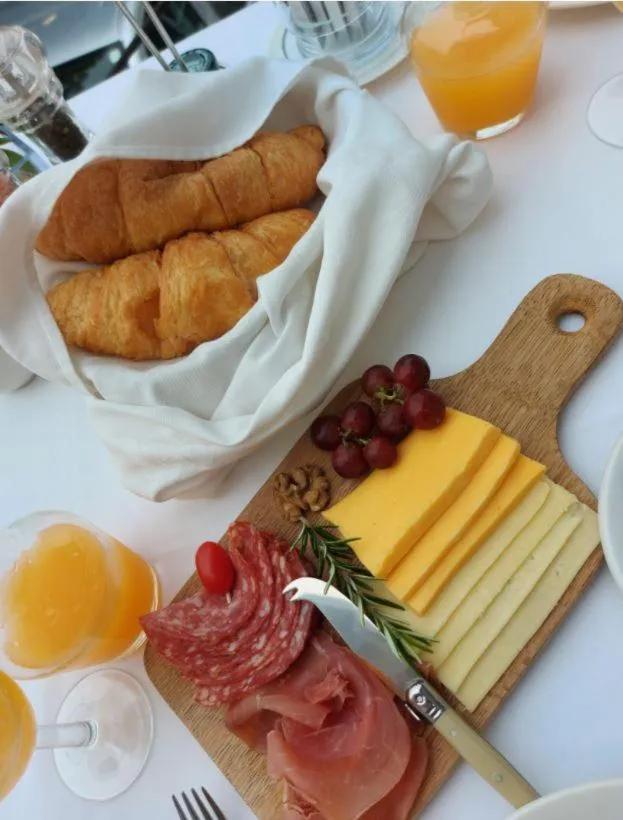 Breakfast in Villa Afrikana Guest Suites by Knysna Paradise Collection