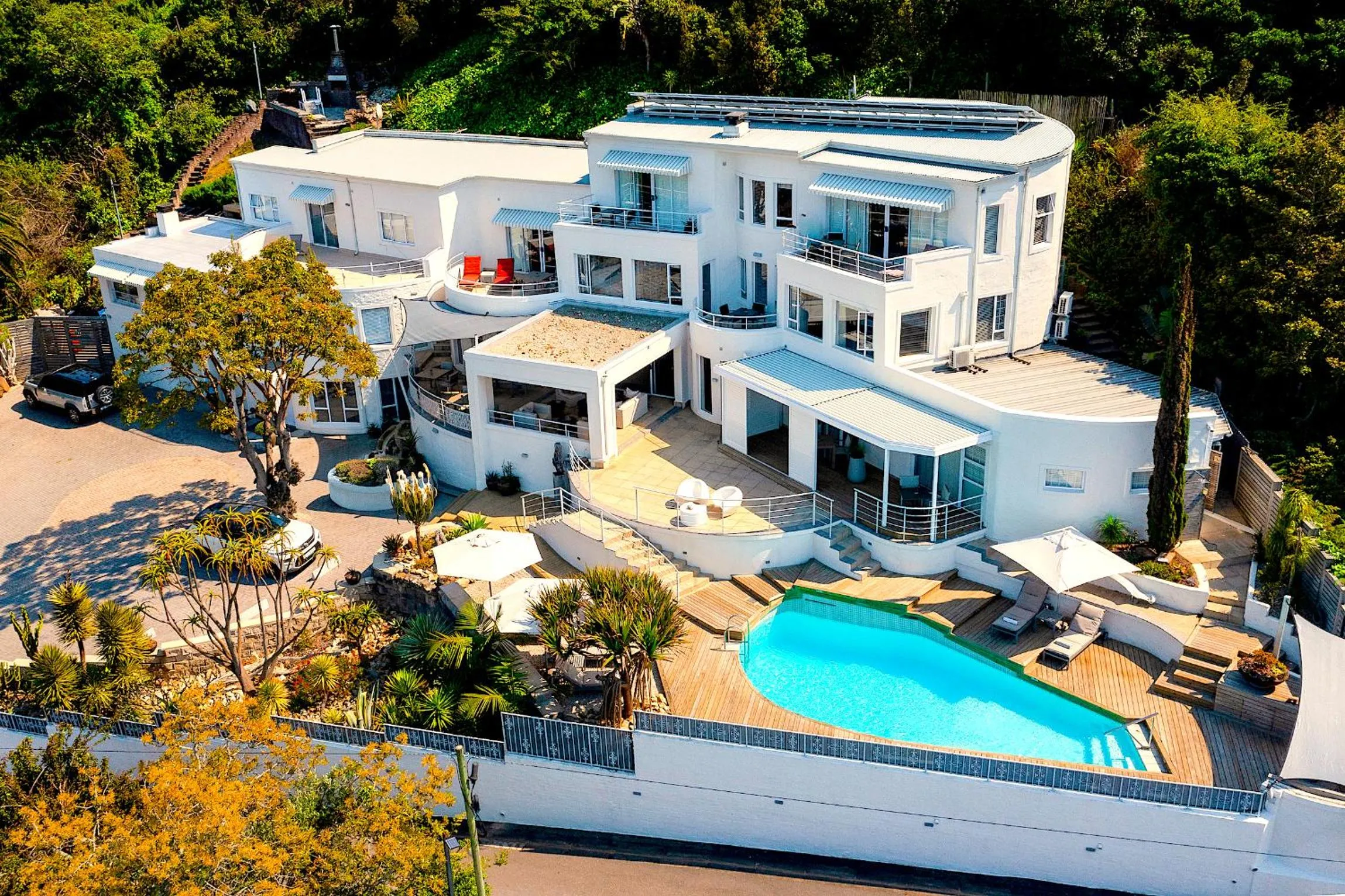 Property building in Villa Afrikana Guest Suites by Knysna Paradise Collection