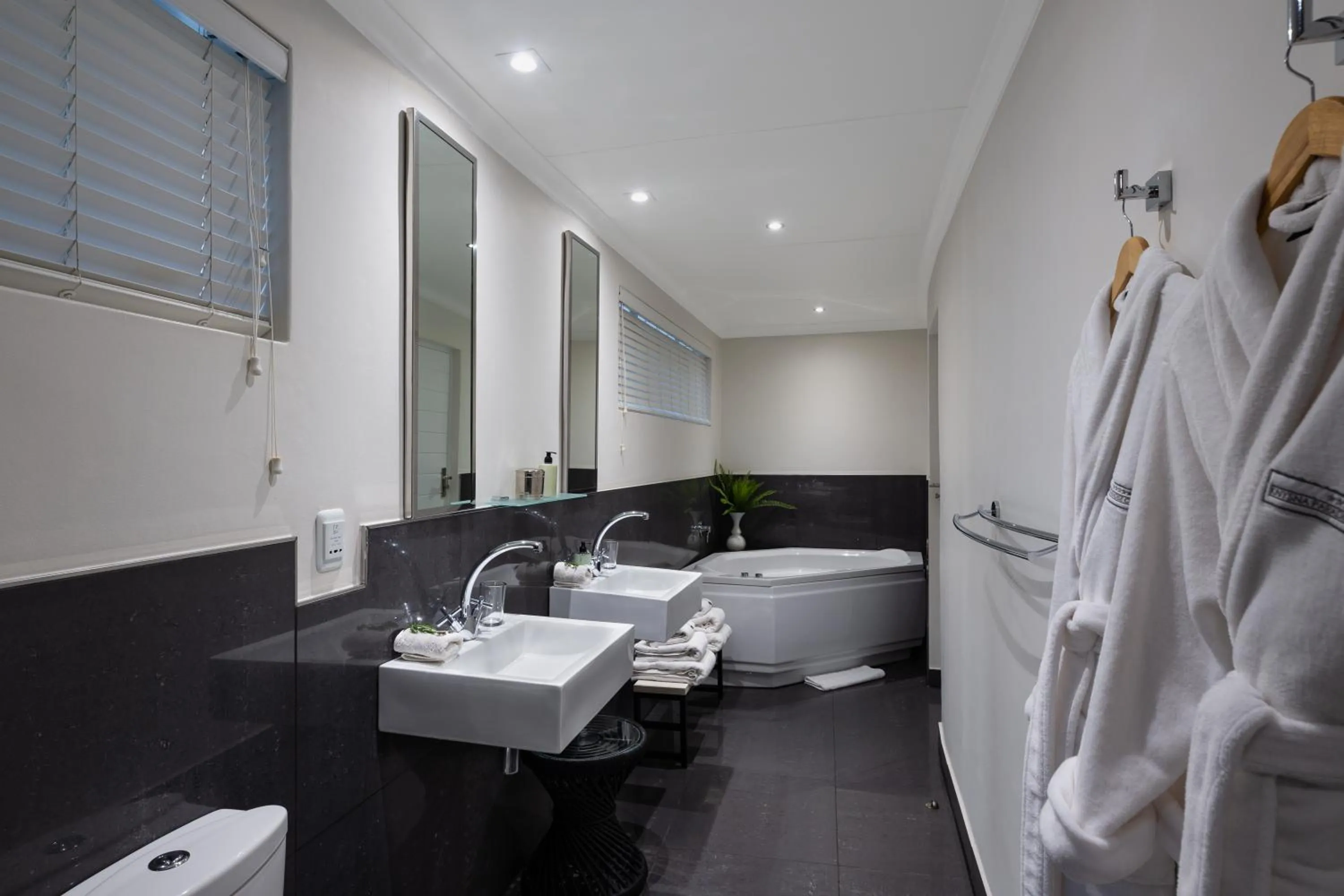 Villa Afrikana Guest Suites by Knysna Paradise Collection