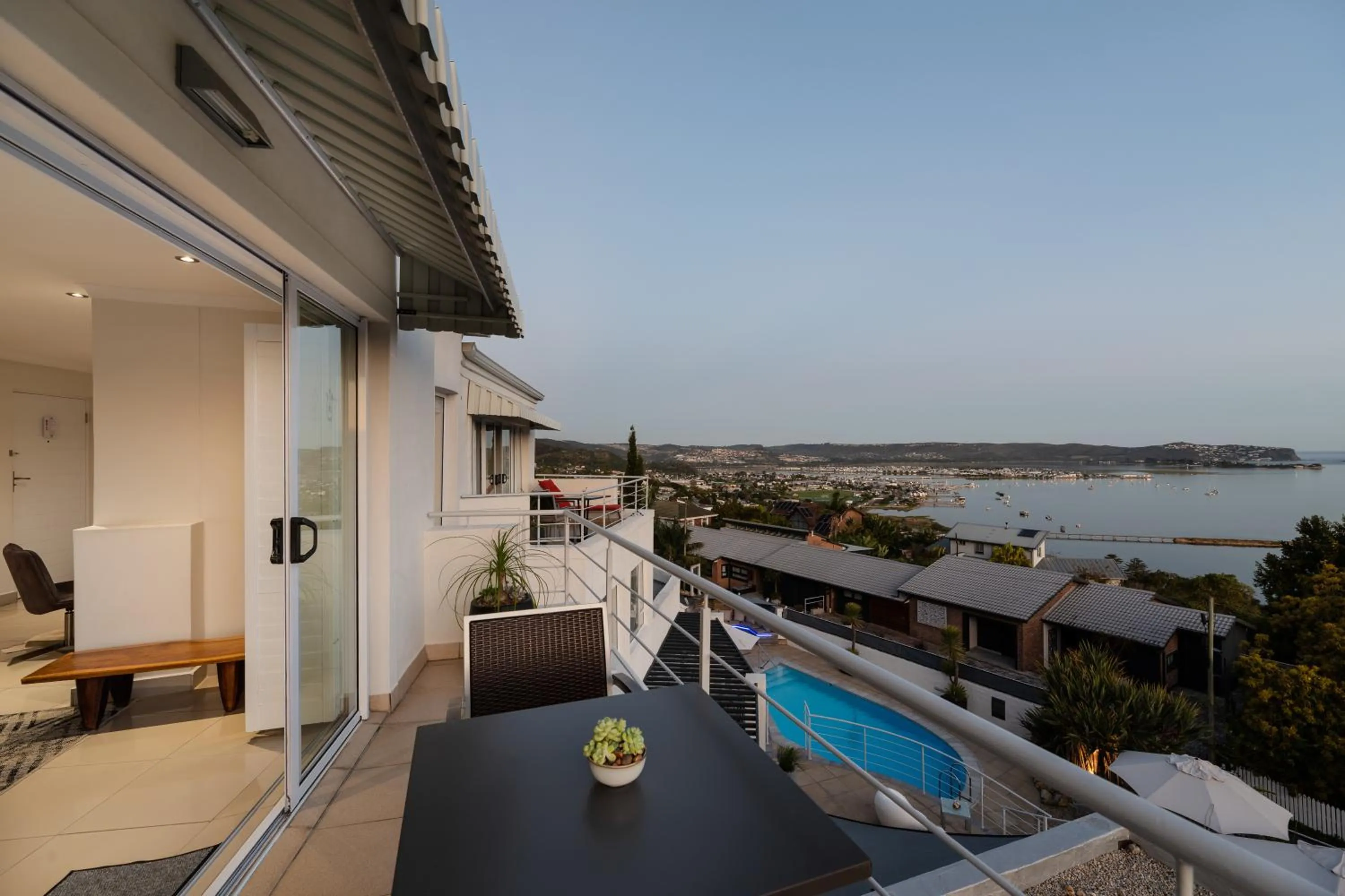 Villa Afrikana Guest Suites by Knysna Paradise Collection