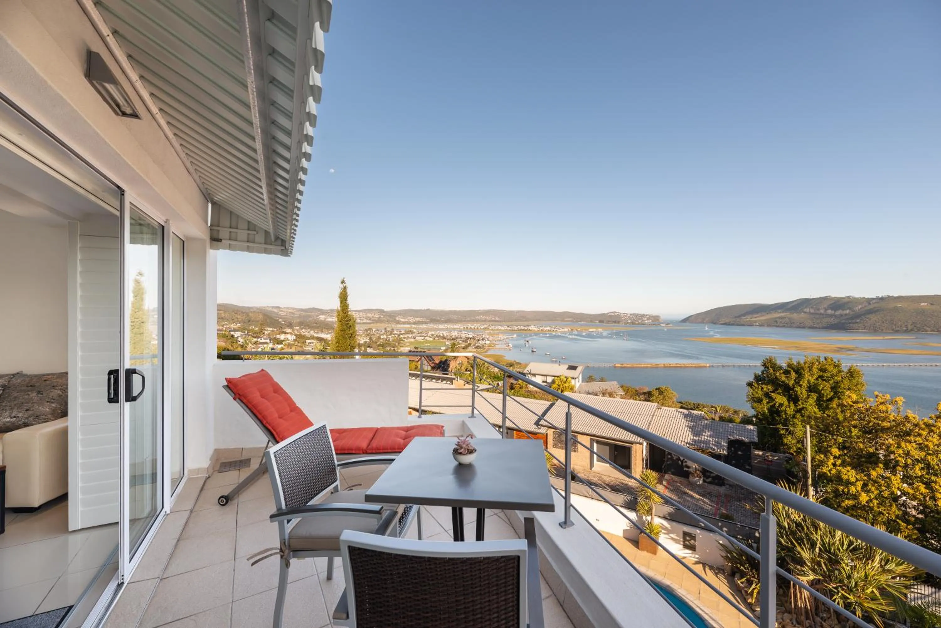 Villa Afrikana Guest Suites by Knysna Paradise Collection