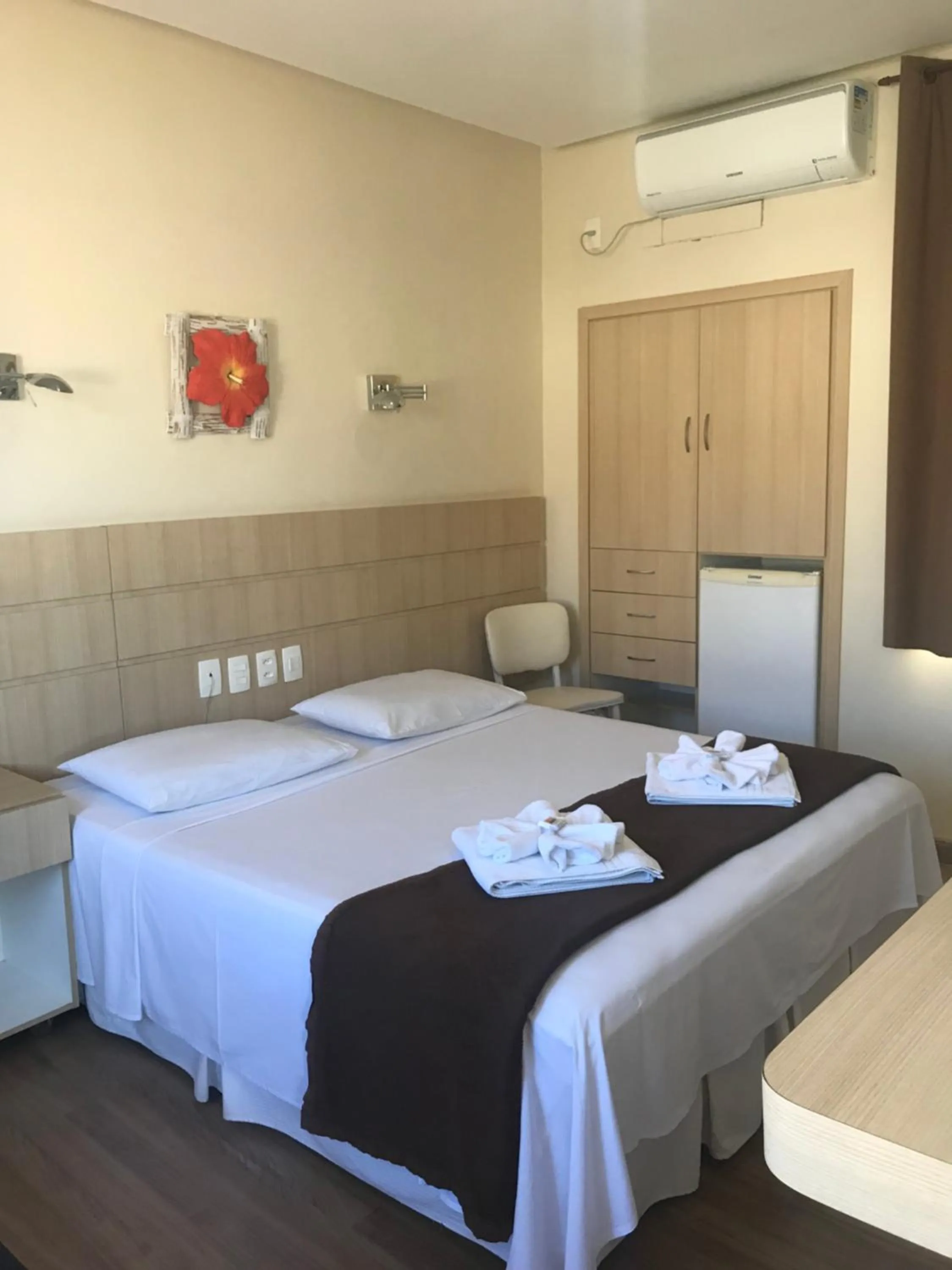 Photo of the whole room, Bed in Palace Hotel