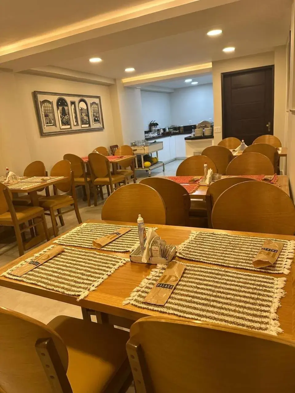 Restaurant/places to eat in Palace Hotel Restaurant/places to eat in Palace Hotel