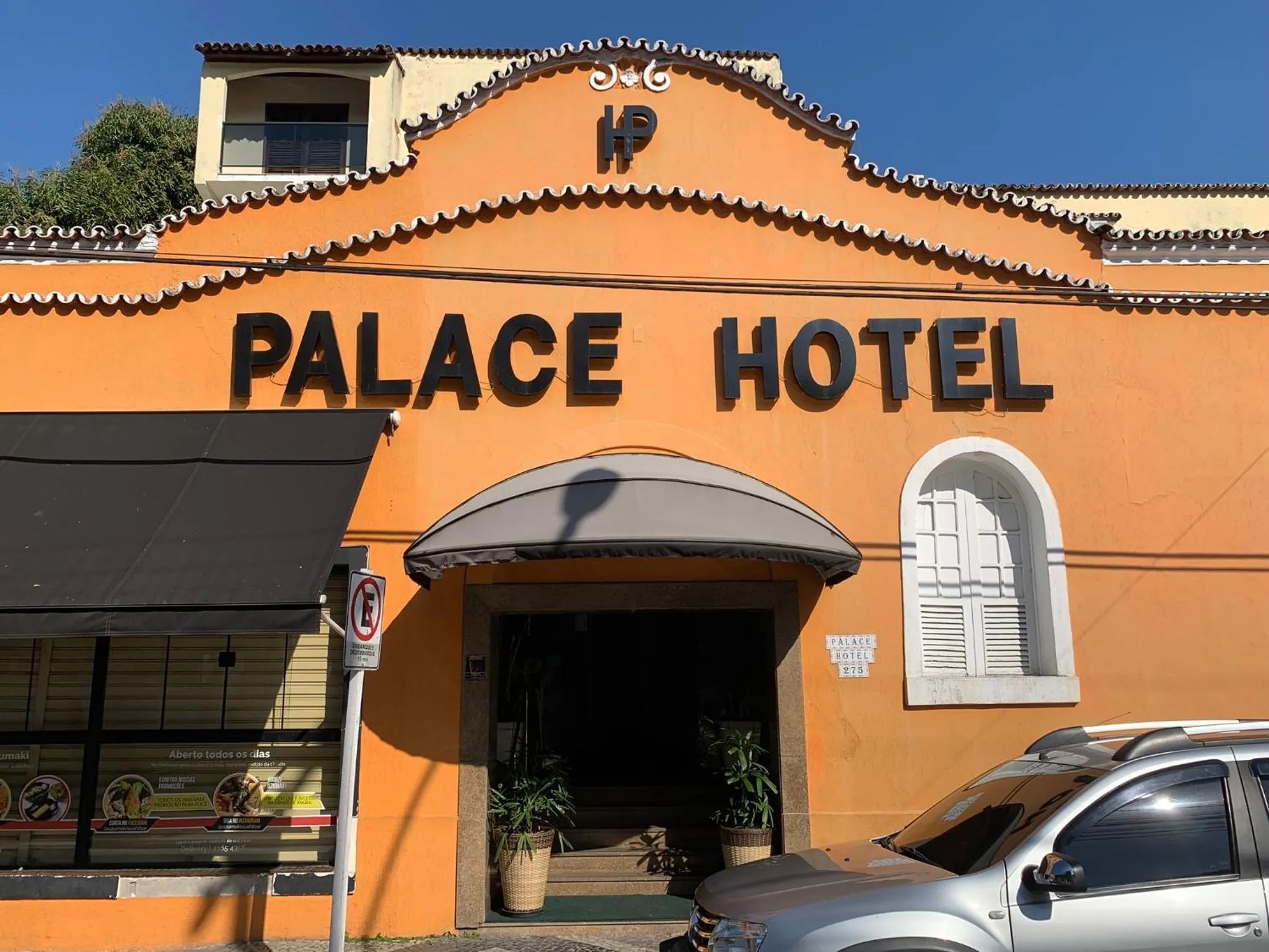 Facade/entrance in Palace Hotel