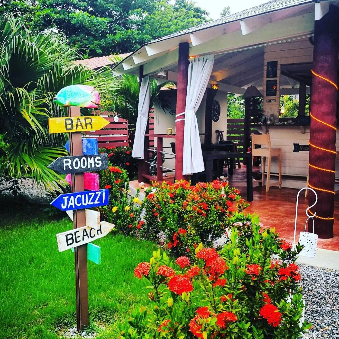 Lounge or bar in 21 Palms