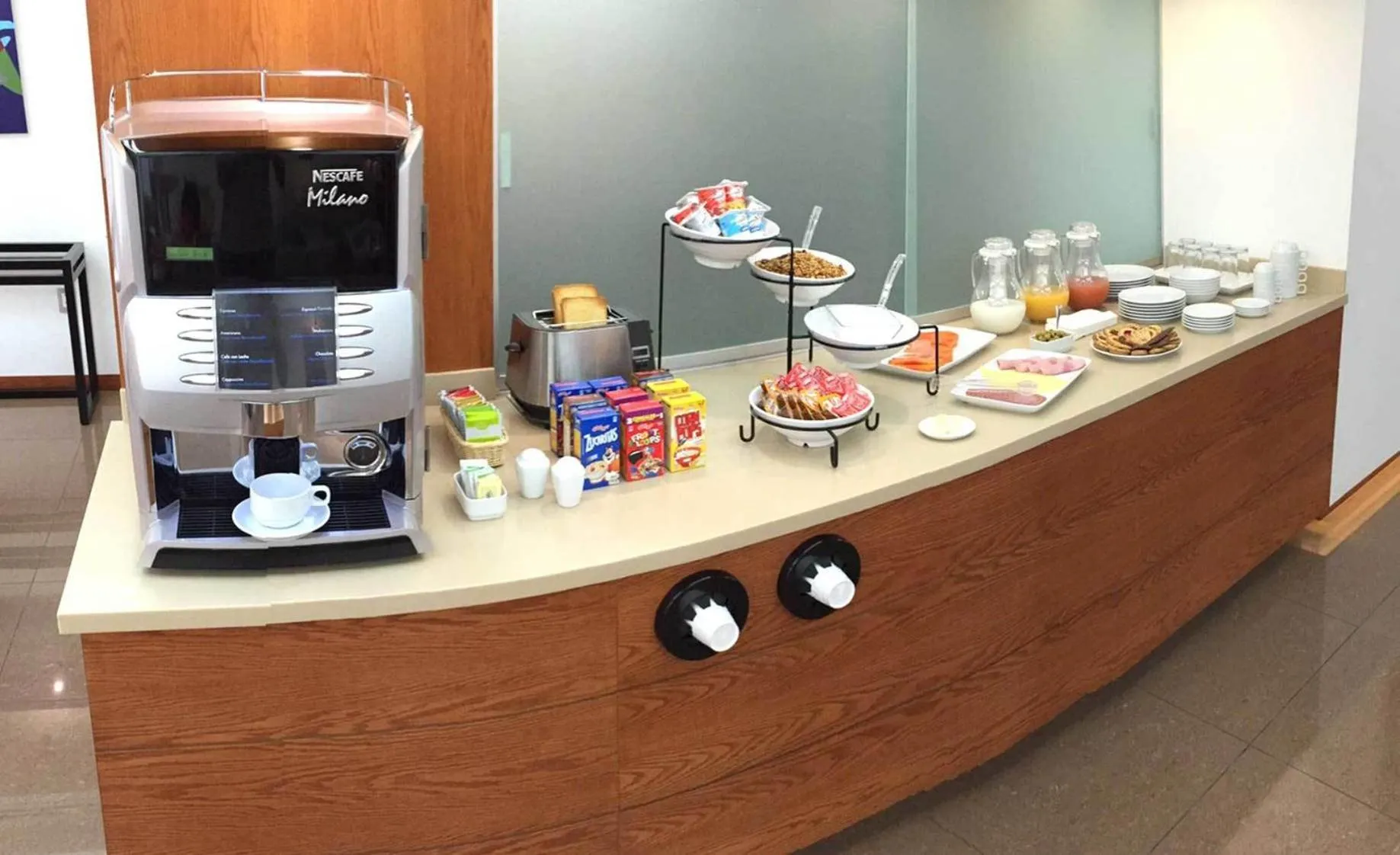 Food in Hotel y Tú Expo