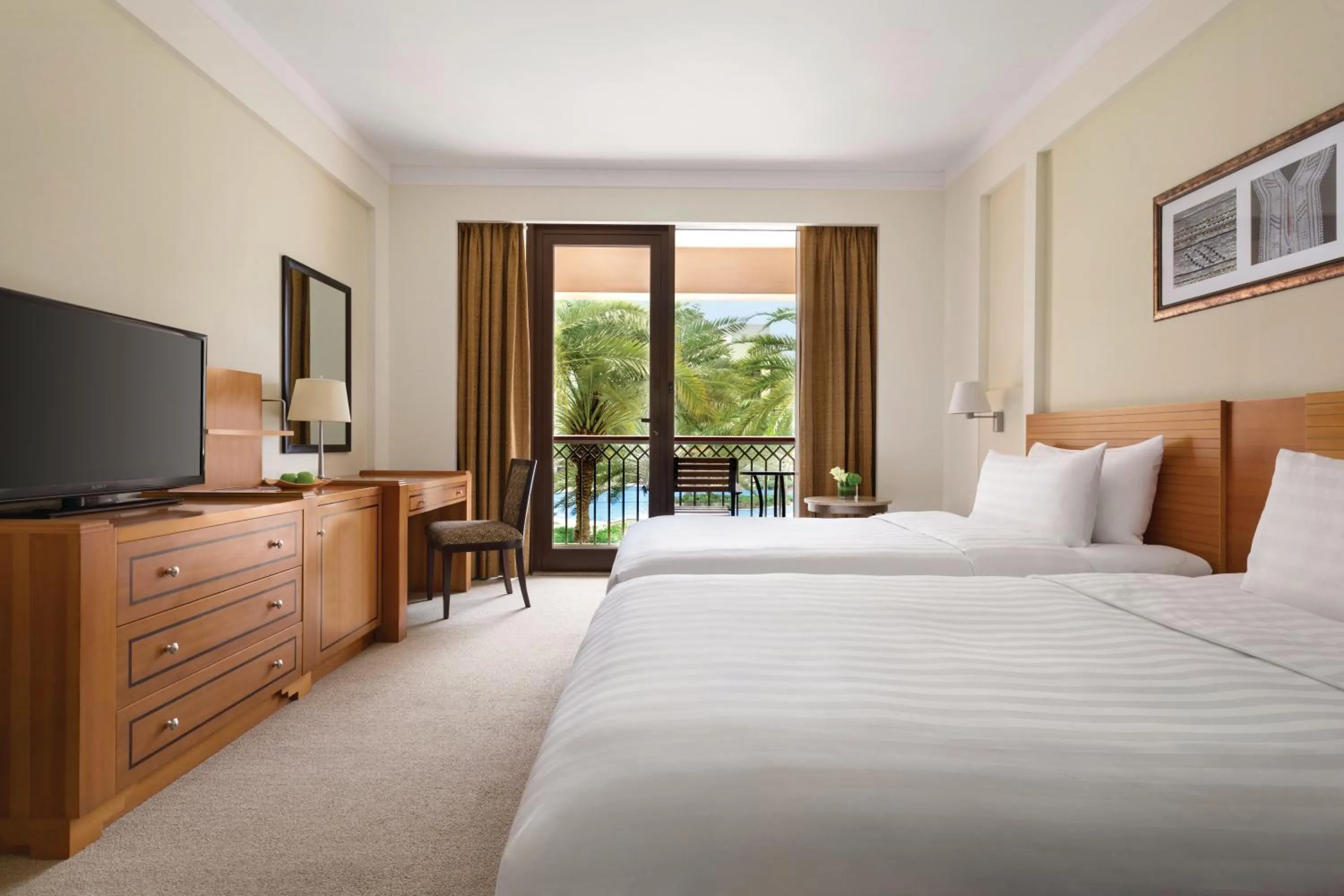 Bedroom, Bed in DoubleTree By Hilton Muscat Al Waha