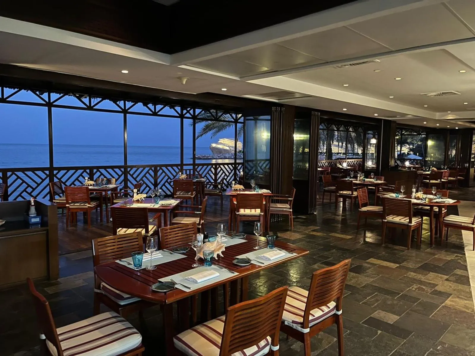 Restaurant/places to eat in DoubleTree By Hilton Muscat Al Waha