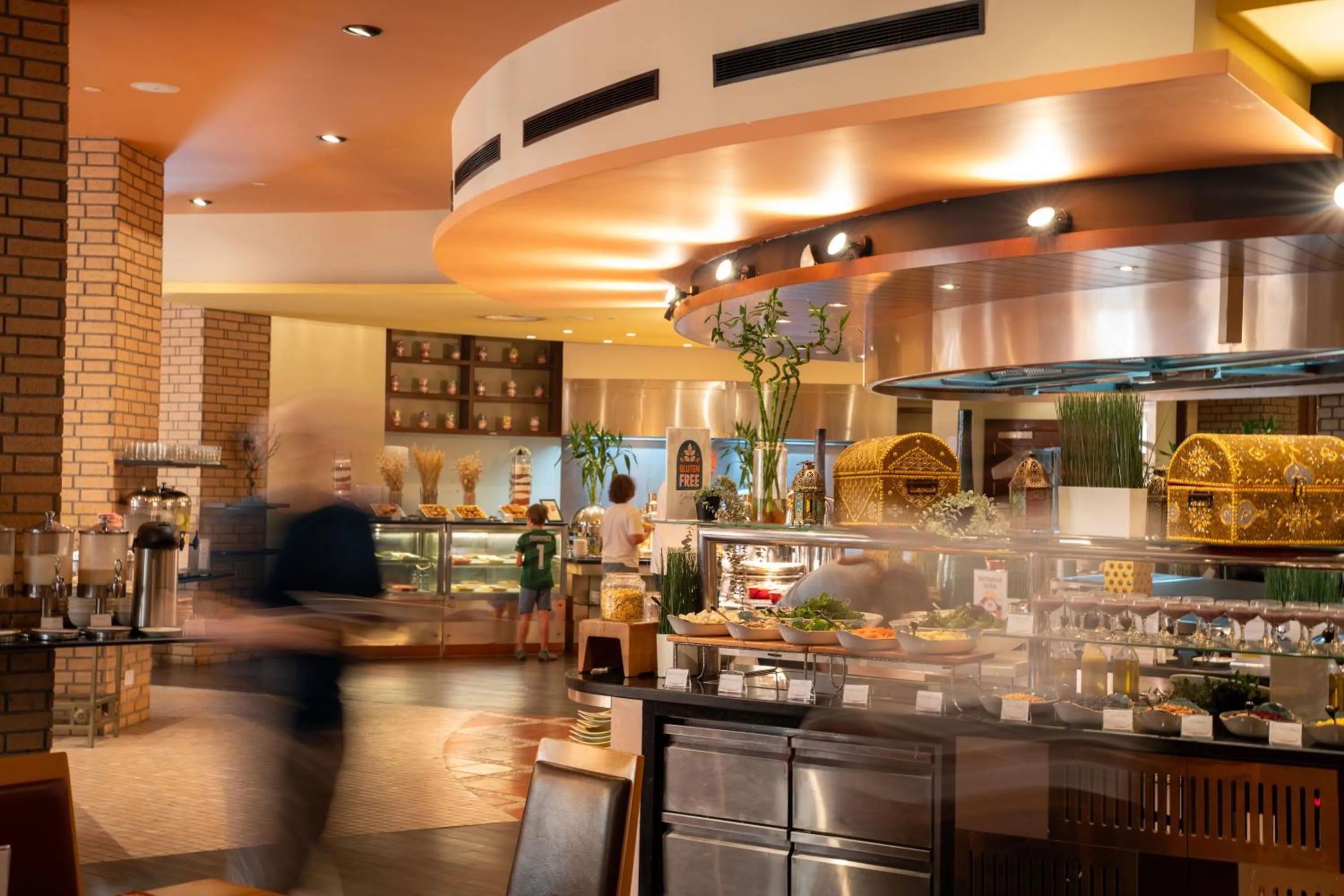 Restaurant/places to eat in DoubleTree By Hilton Muscat Al Waha