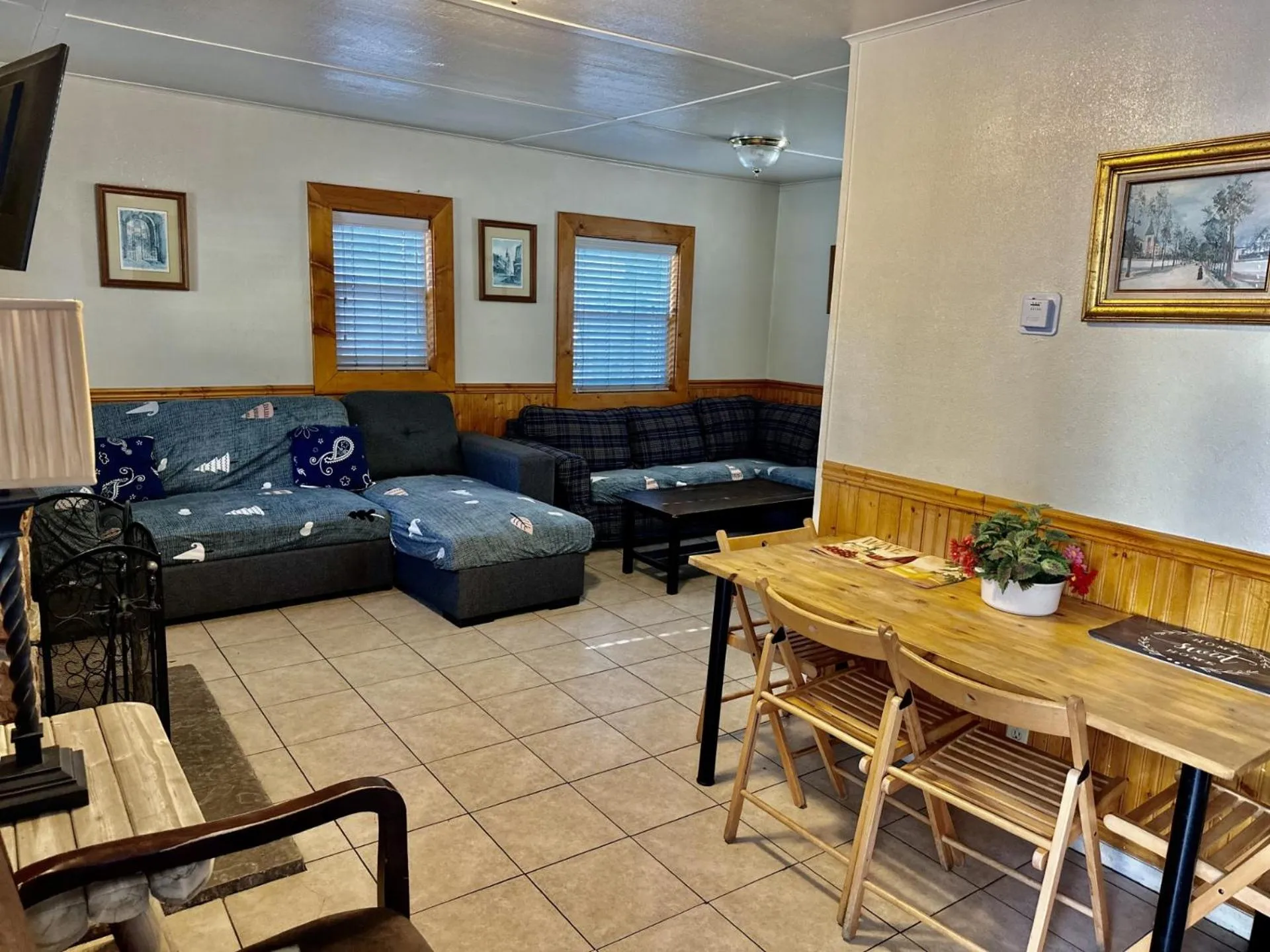 Seating area in Bear Creek Resort