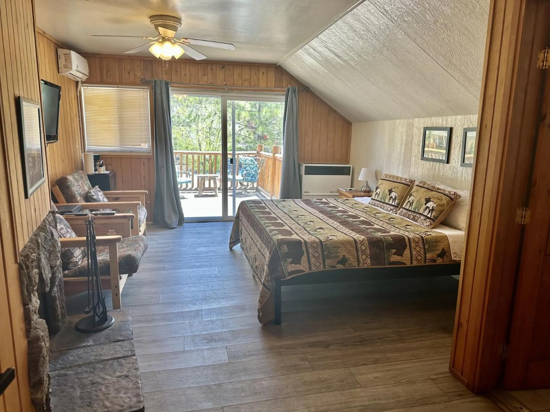 Bed in Bear Creek Resort