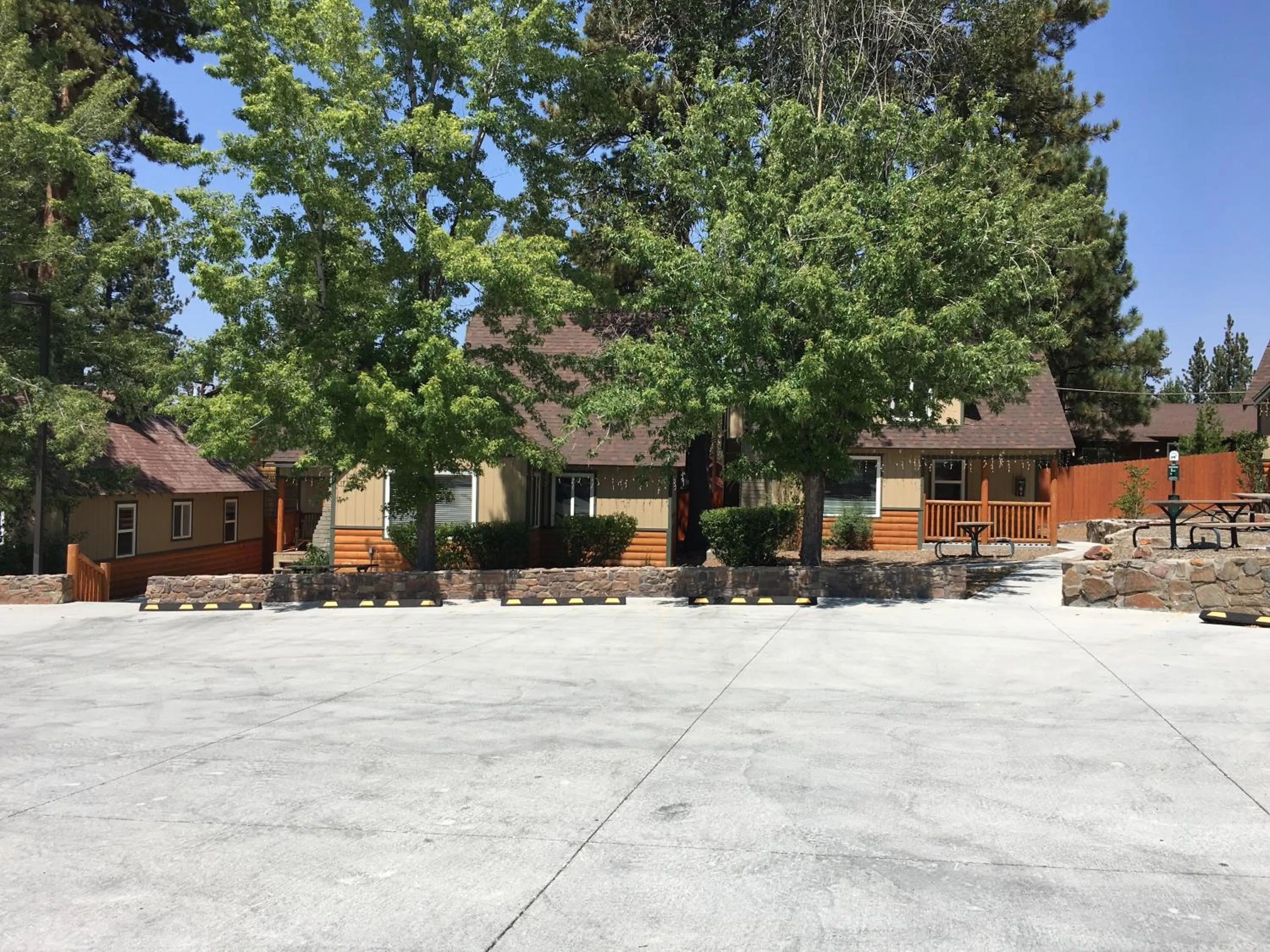 Area and facilities in Bear Creek Resort