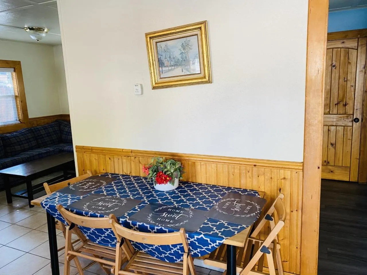 Dining area in Bear Creek Resort