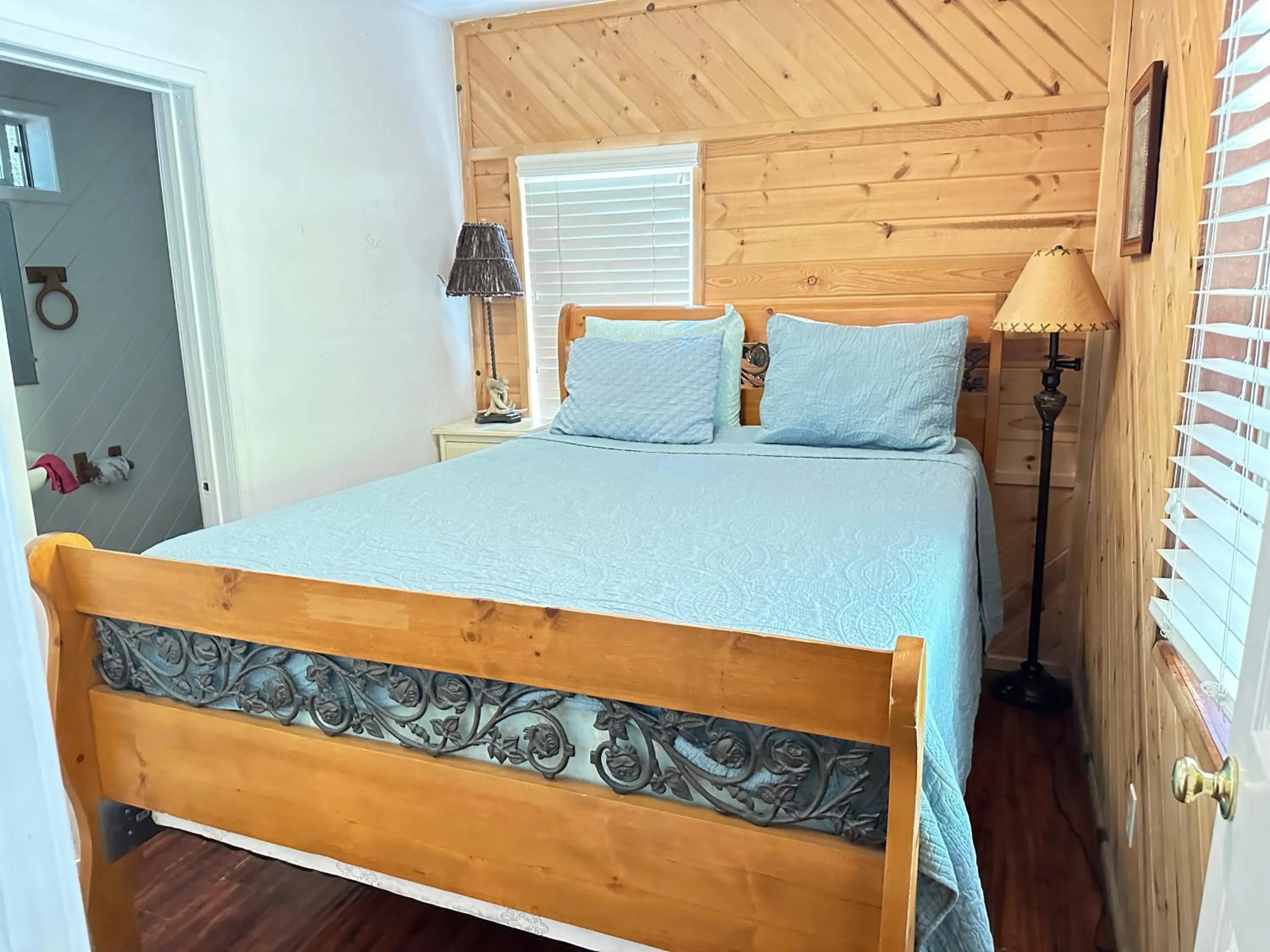 Bedroom, Bed in Bear Creek Resort