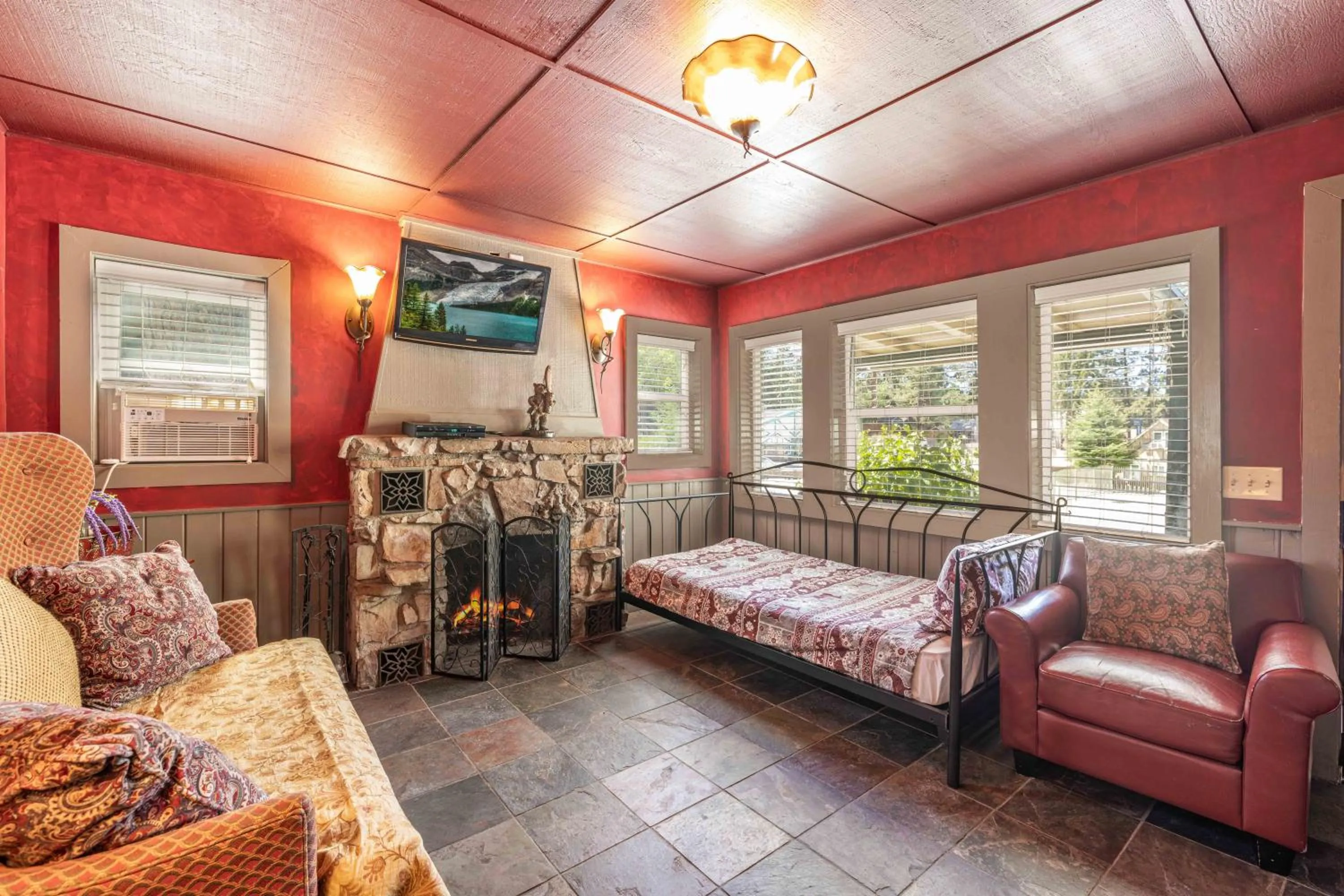 Bed in Bear Creek Resort