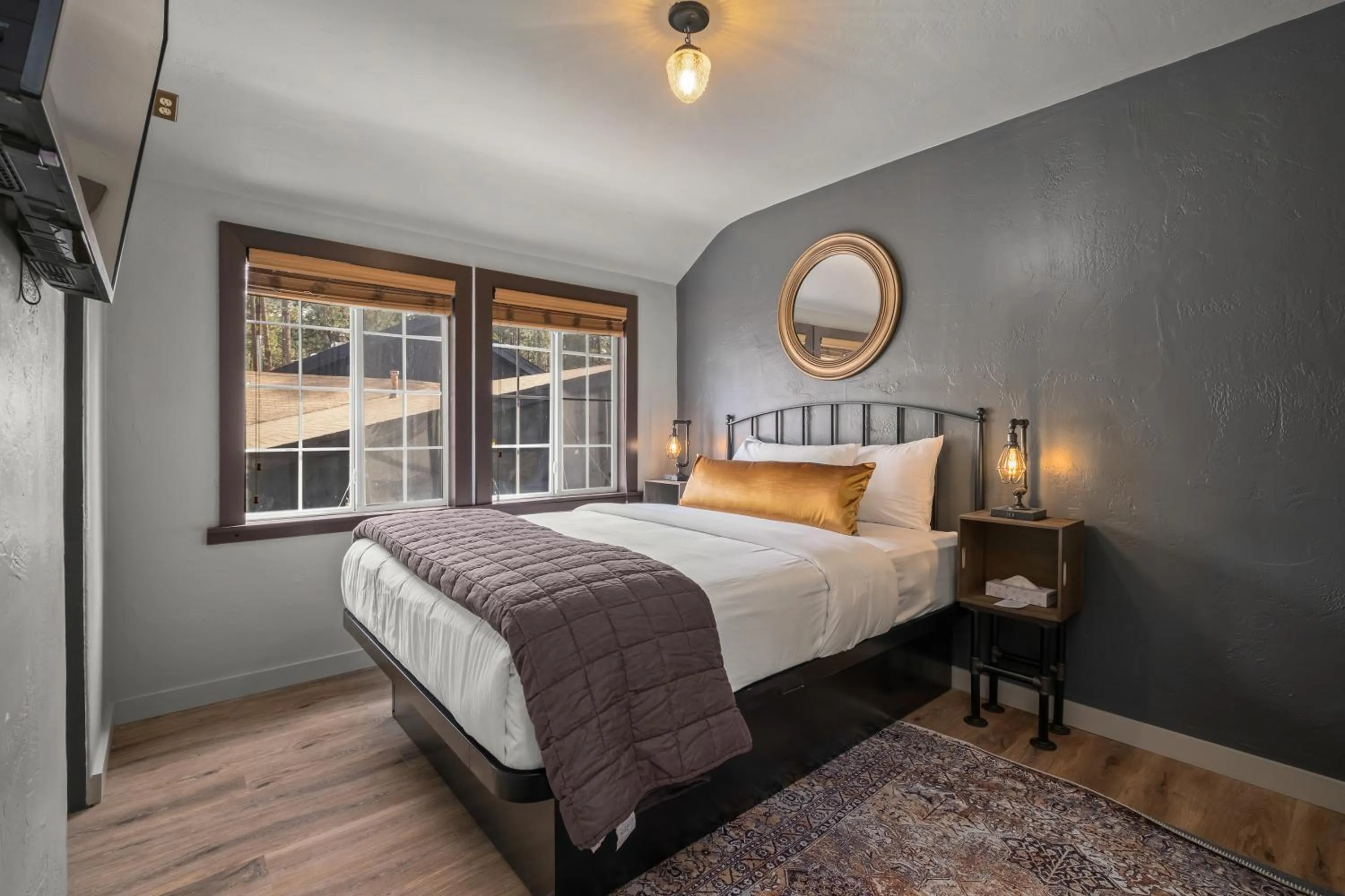 Bed in Sessions Retreat & Hotel