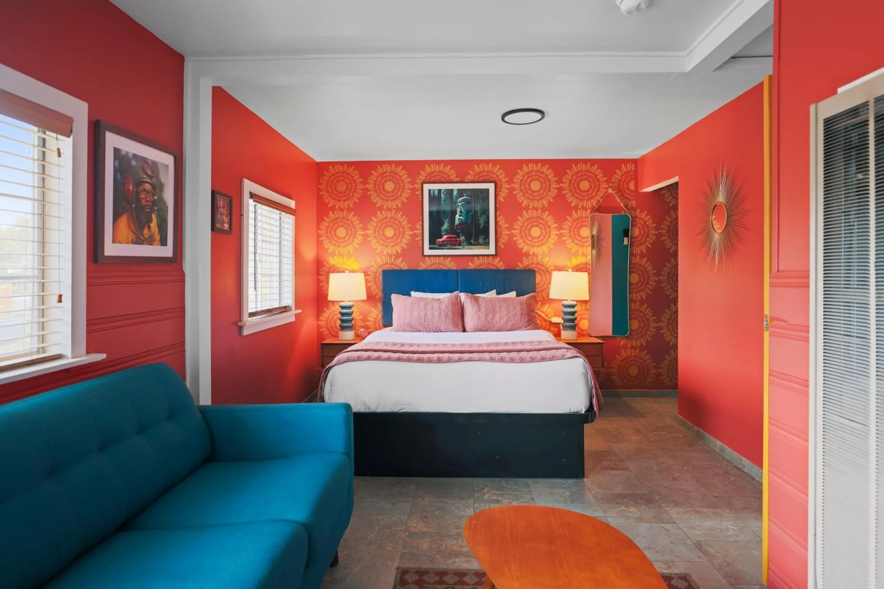 Bed in Sessions Retreat & Hotel