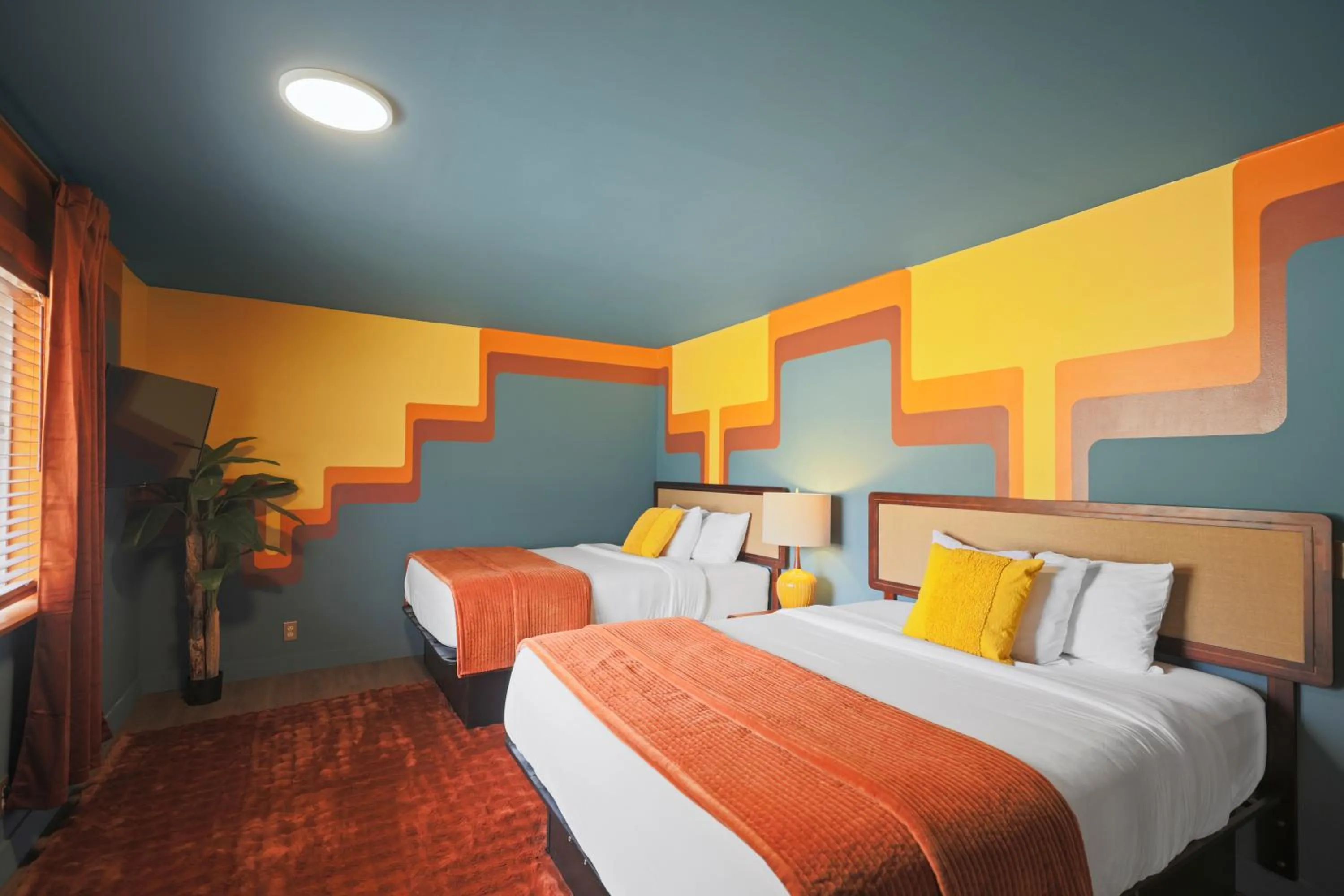 Bed in Sessions Retreat & Hotel