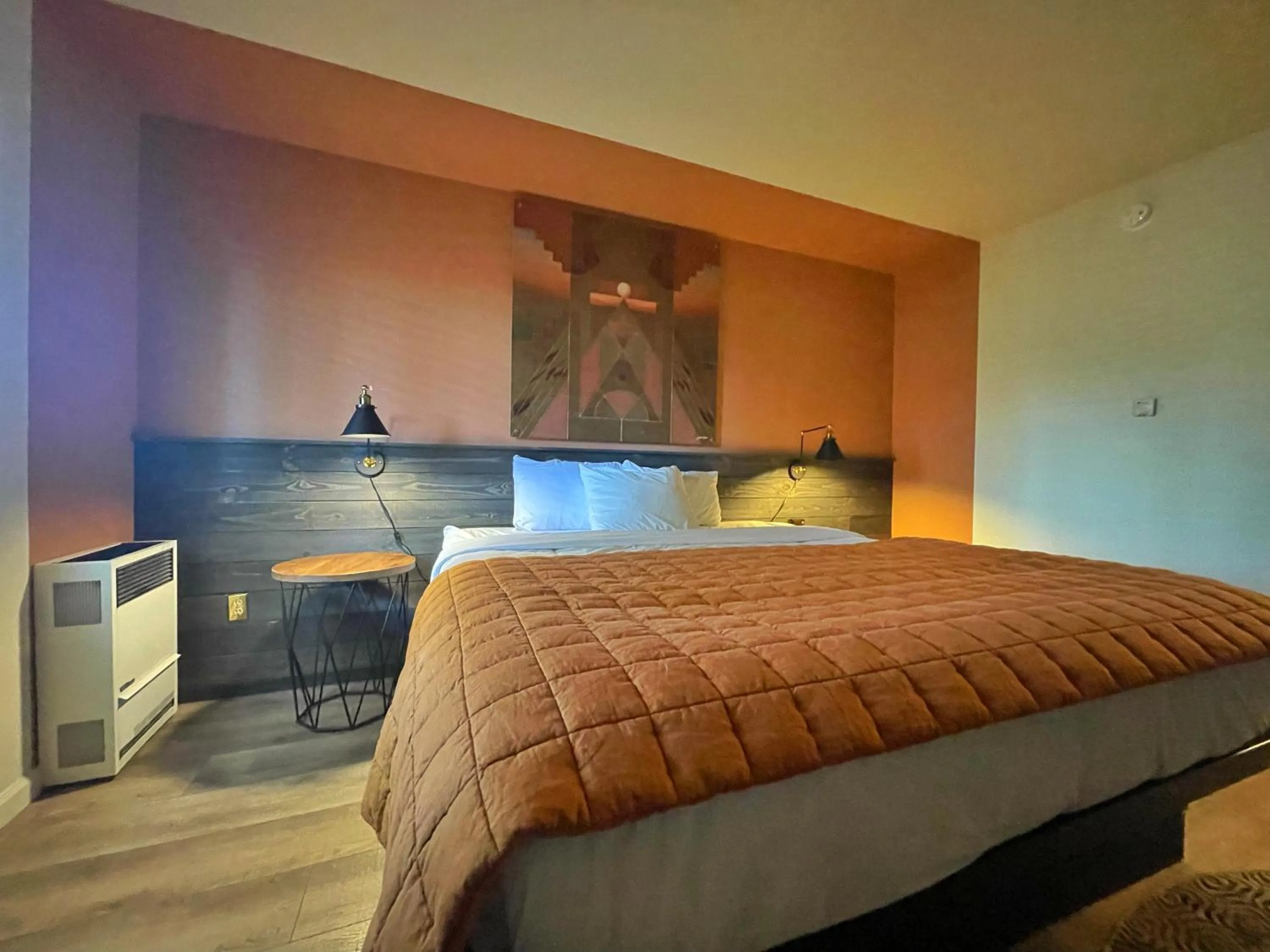 Bed in Sessions Retreat & Hotel