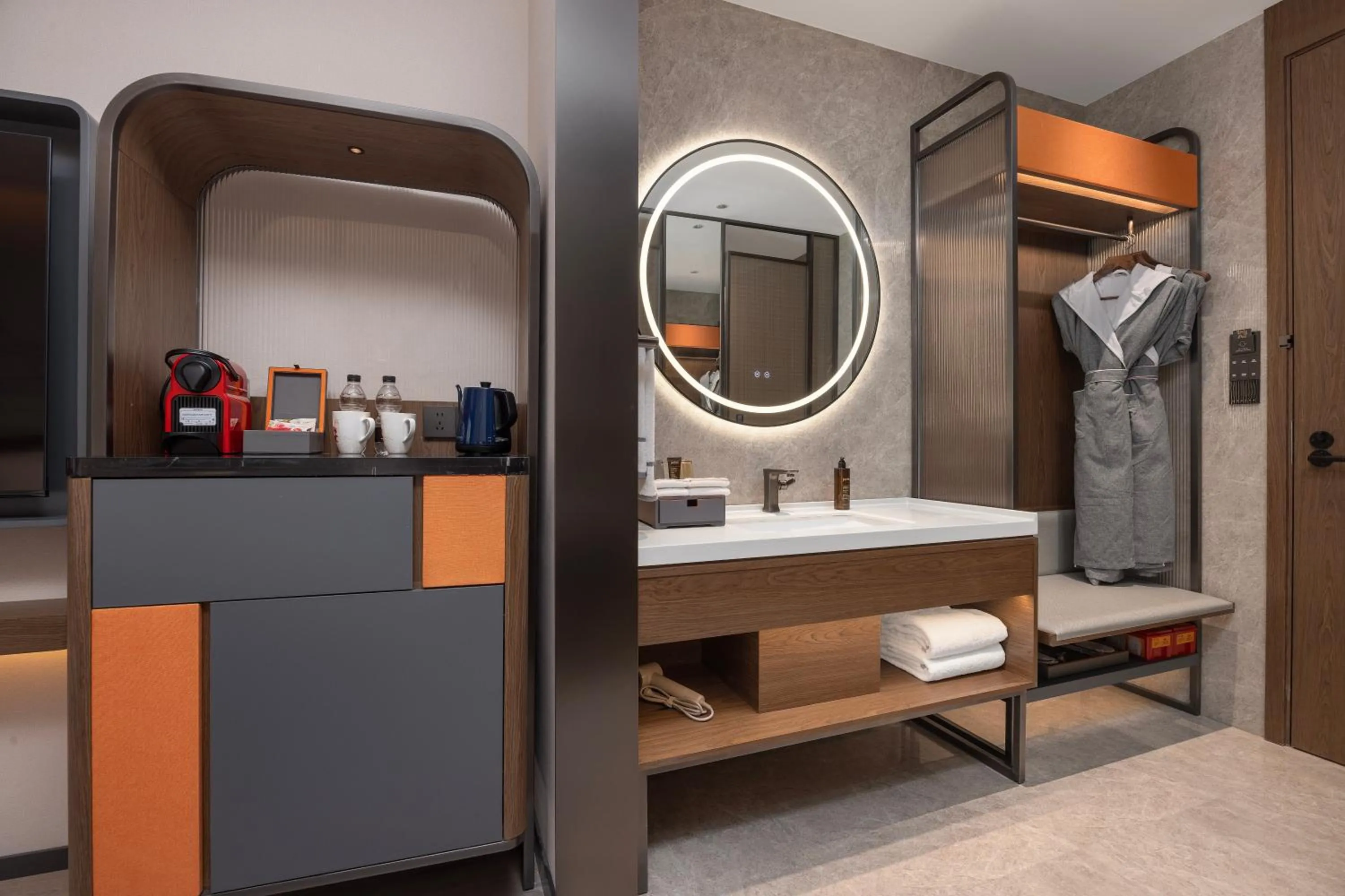 Coffee/tea facilities, Bed in UrCove by Hyatt Xi'an Bell Tower Huimin Street Hotel