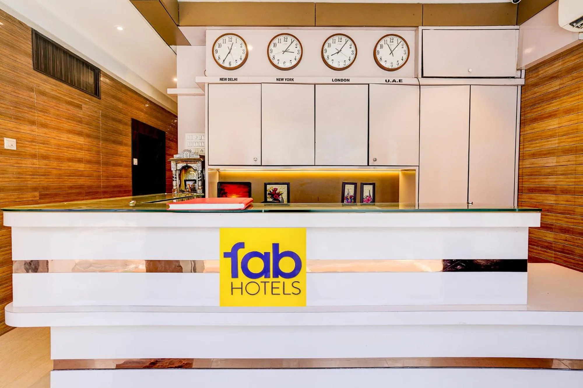 Lobby or reception in FabHotel Abrol Suites