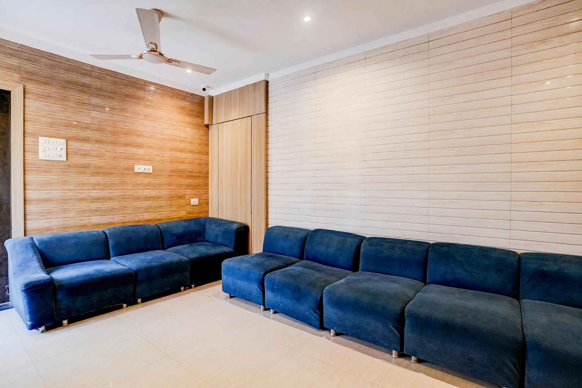 Living room in FabHotel Abrol Suites