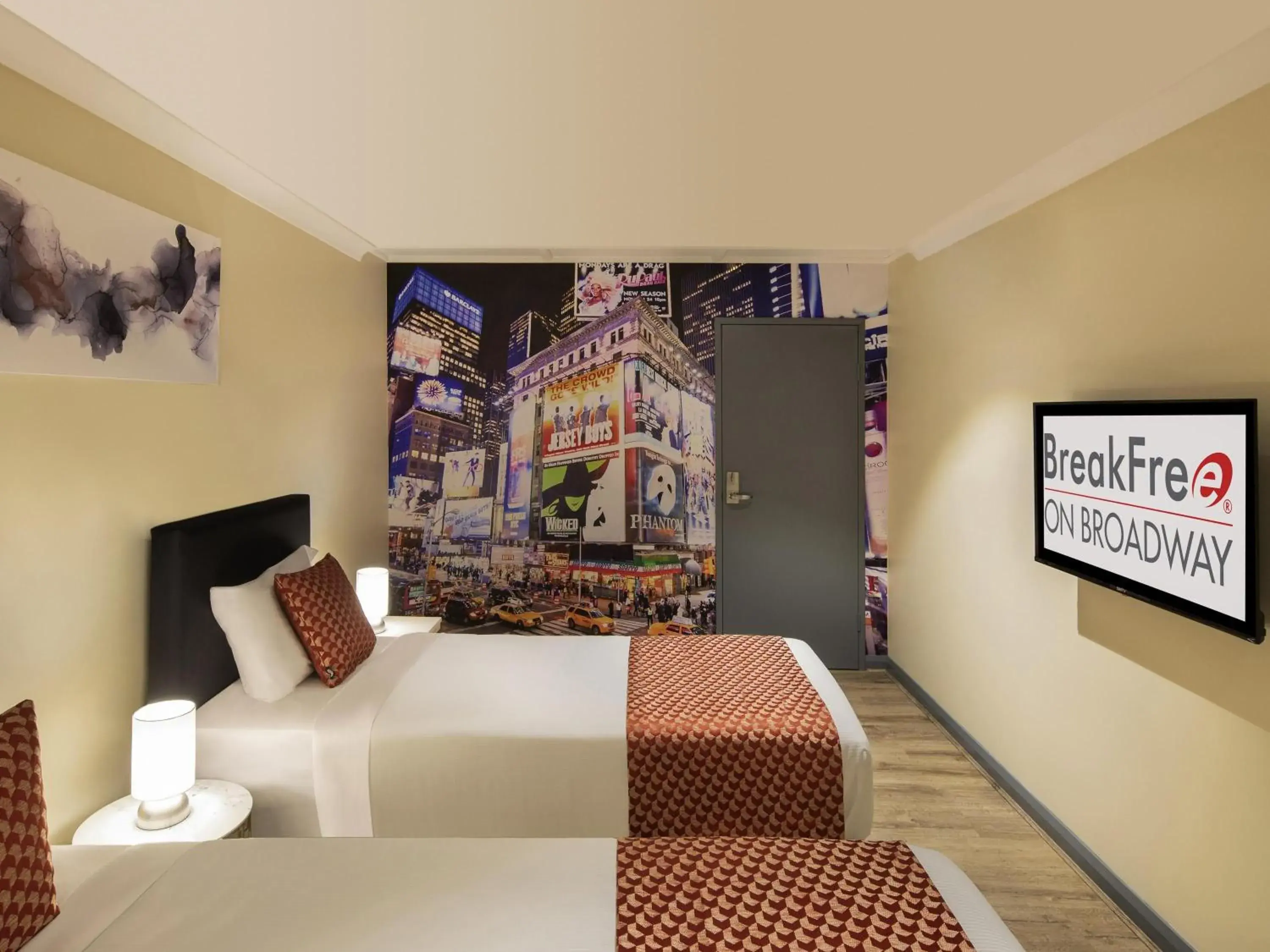 Bedroom, Bed in BreakFree on Broadway Sydney, an Accor Hotel Bedroom, Bed in BreakFree on Broadway Sydney, an Accor Hotel
