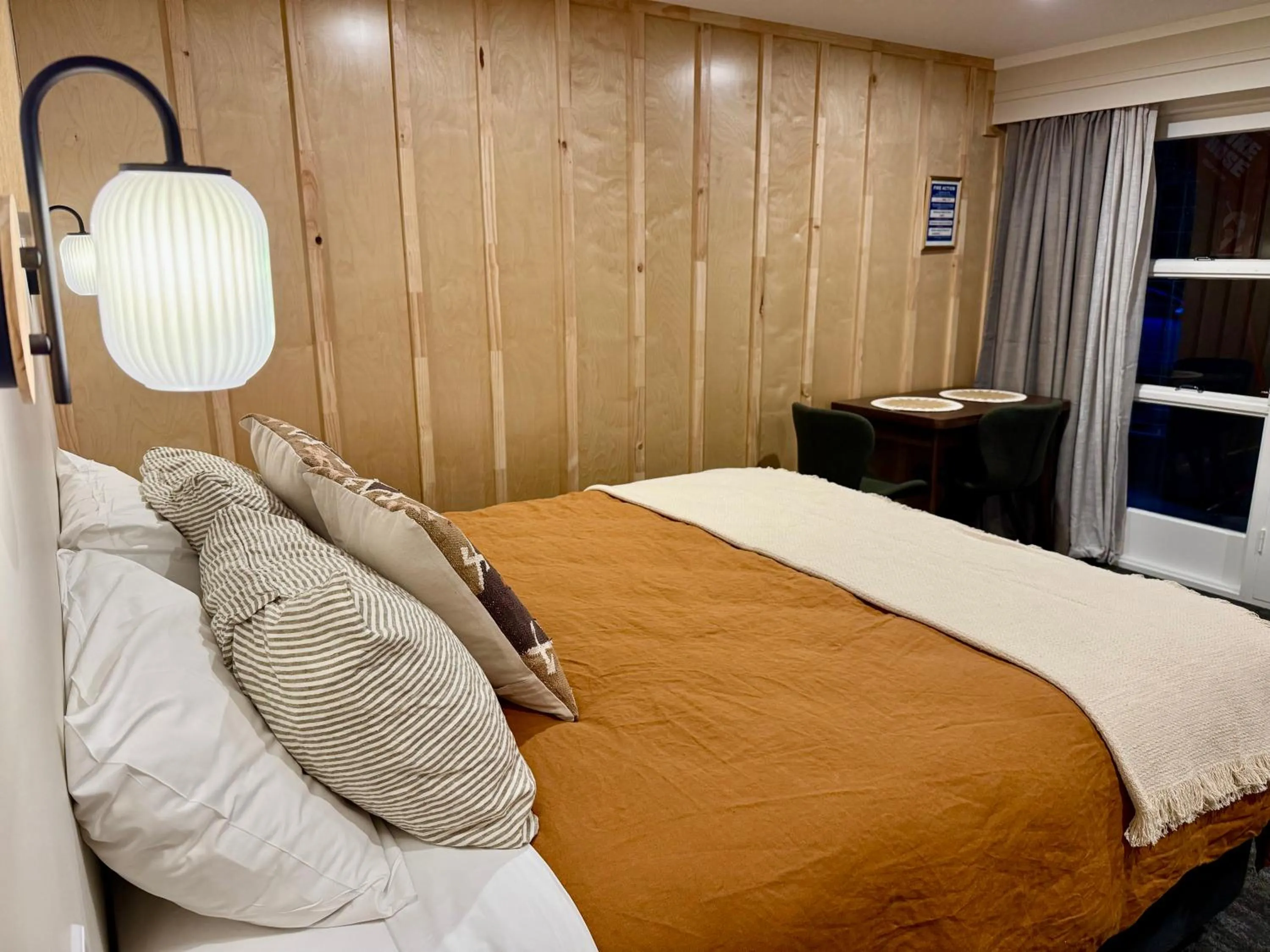 Bed in Te Anau Lakefront Backpackers