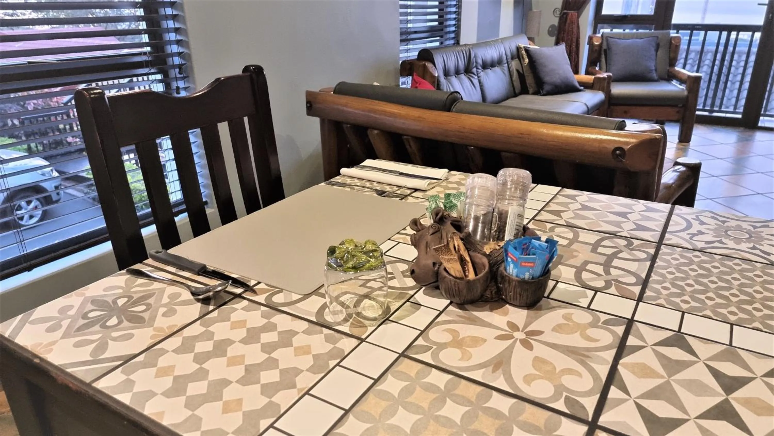 Breakfast in Crooked Tree Cottage