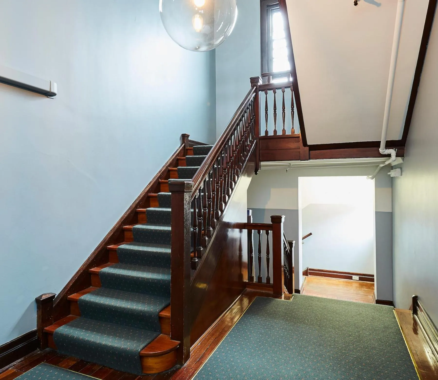 Area and facilities in Bridgeview Hotel Willoughby