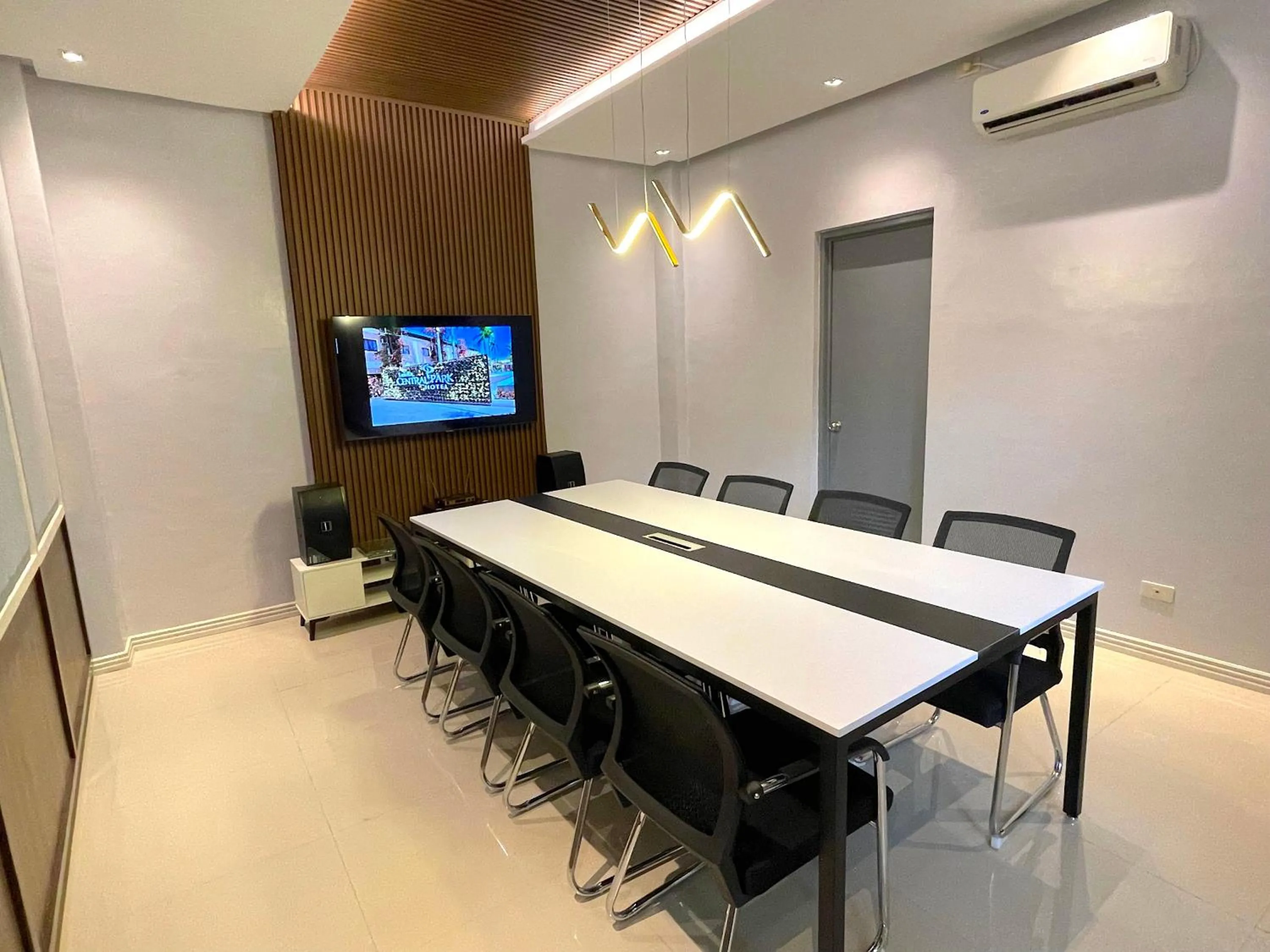 Meeting/conference room in Luisita Central Park Hotel