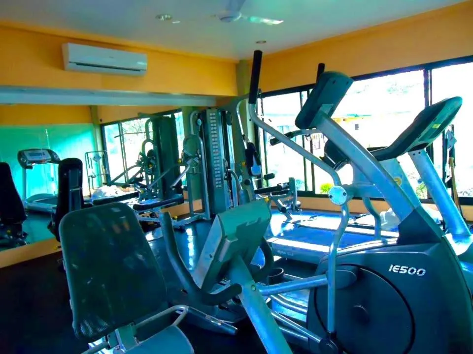 Fitness centre/facilities in Luisita Central Park Hotel