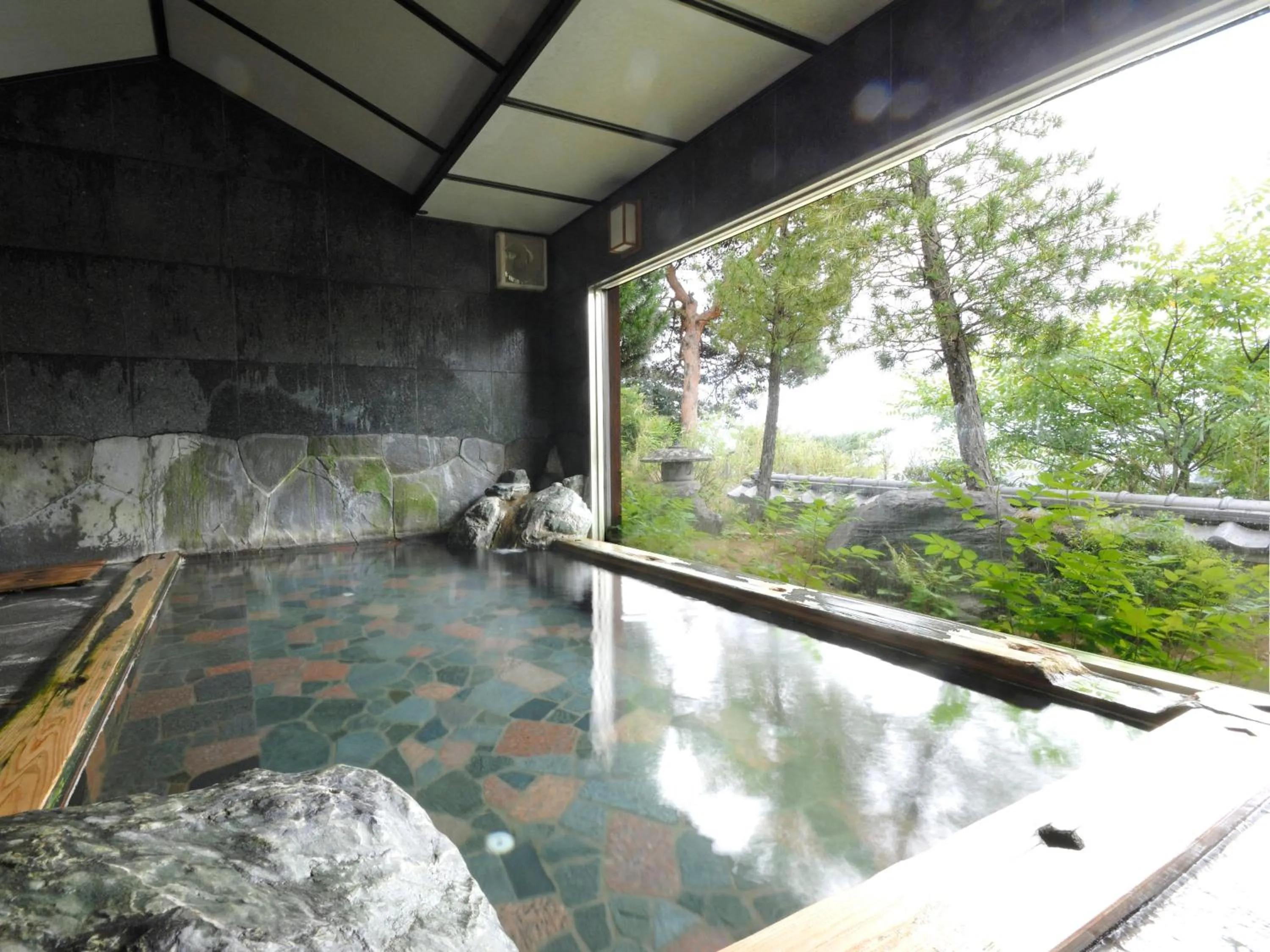 Hot Spring Bath in Momoyama
