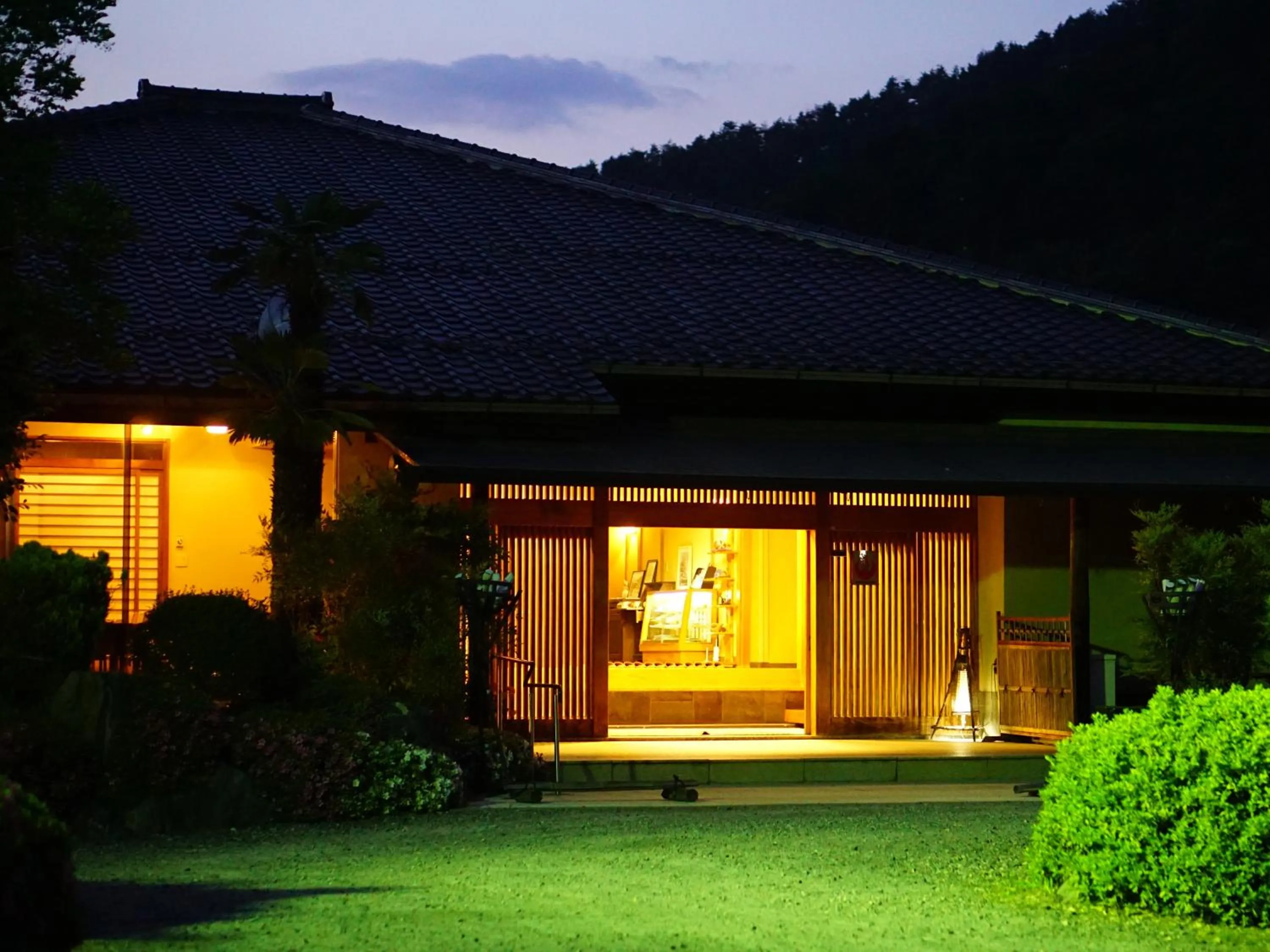Facade/entrance in Momoyama