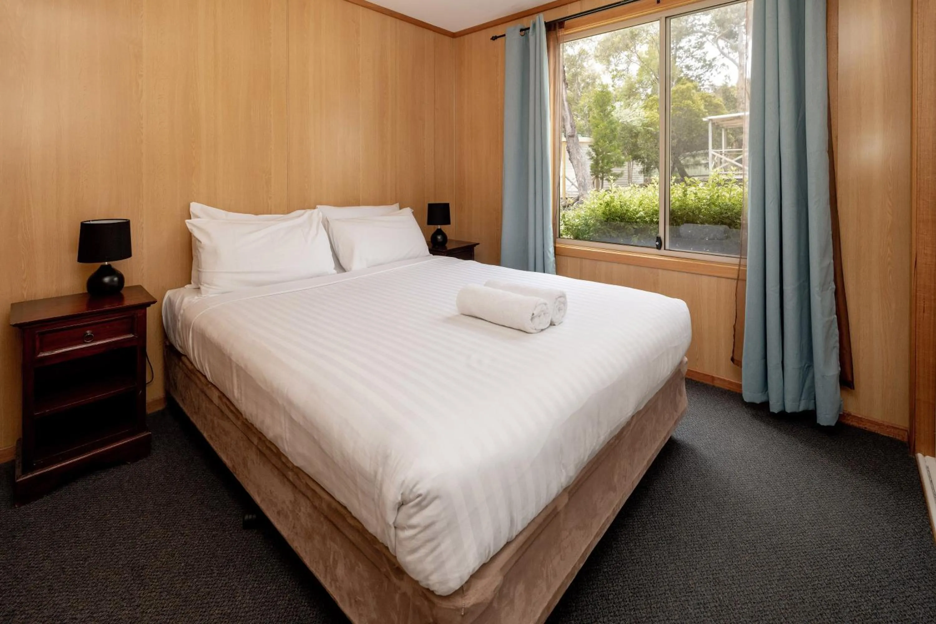 Bed in BIG4 Iluka on Freycinet