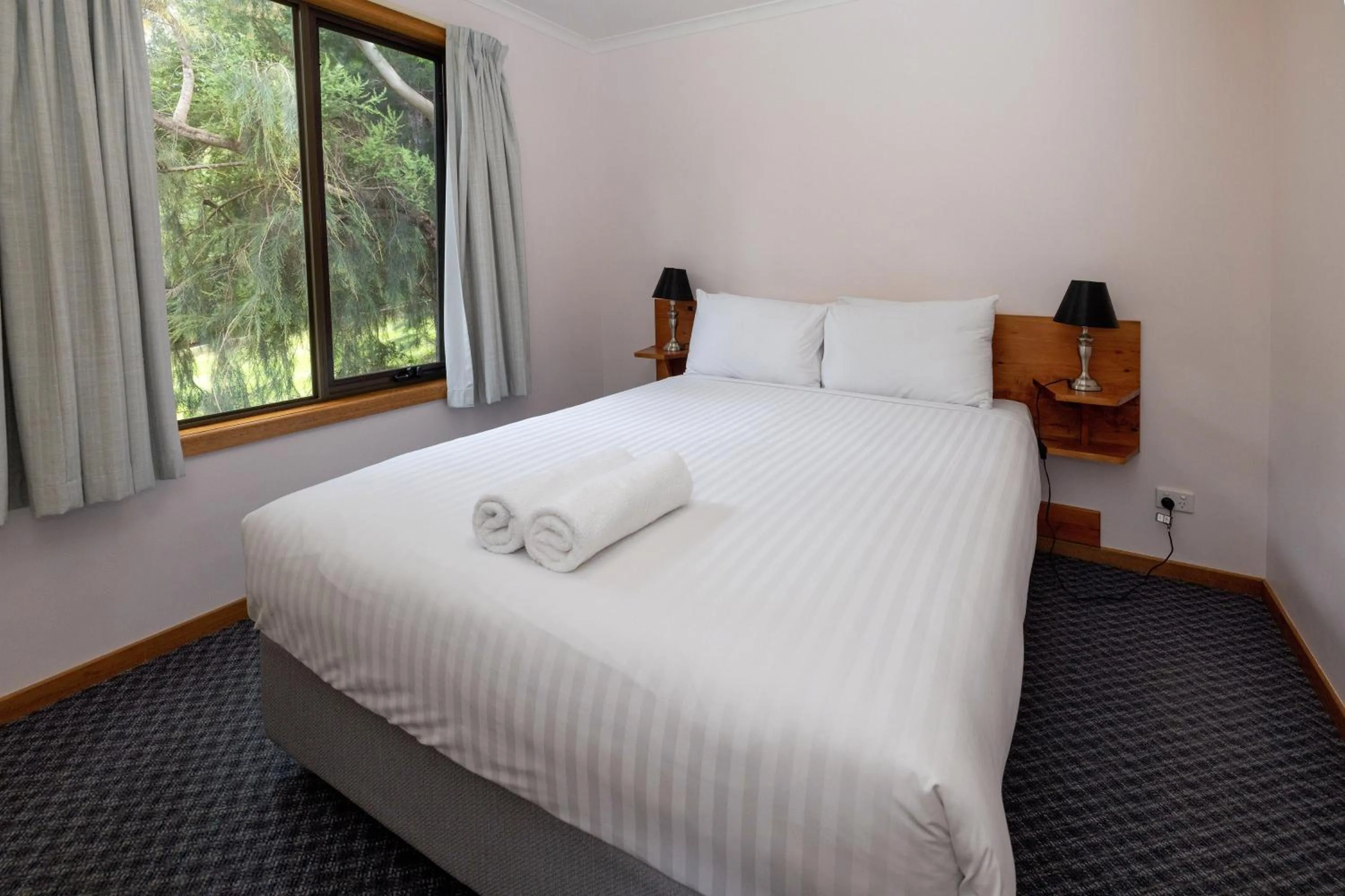 Bed in BIG4 Iluka on Freycinet
