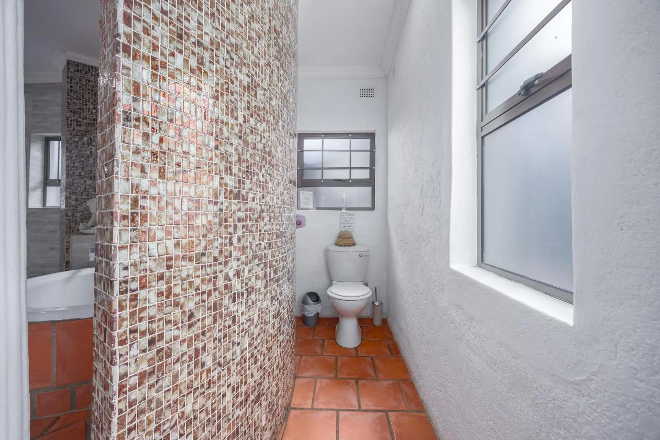 Toilet in Beachcomber Bay Guest House In South Africa