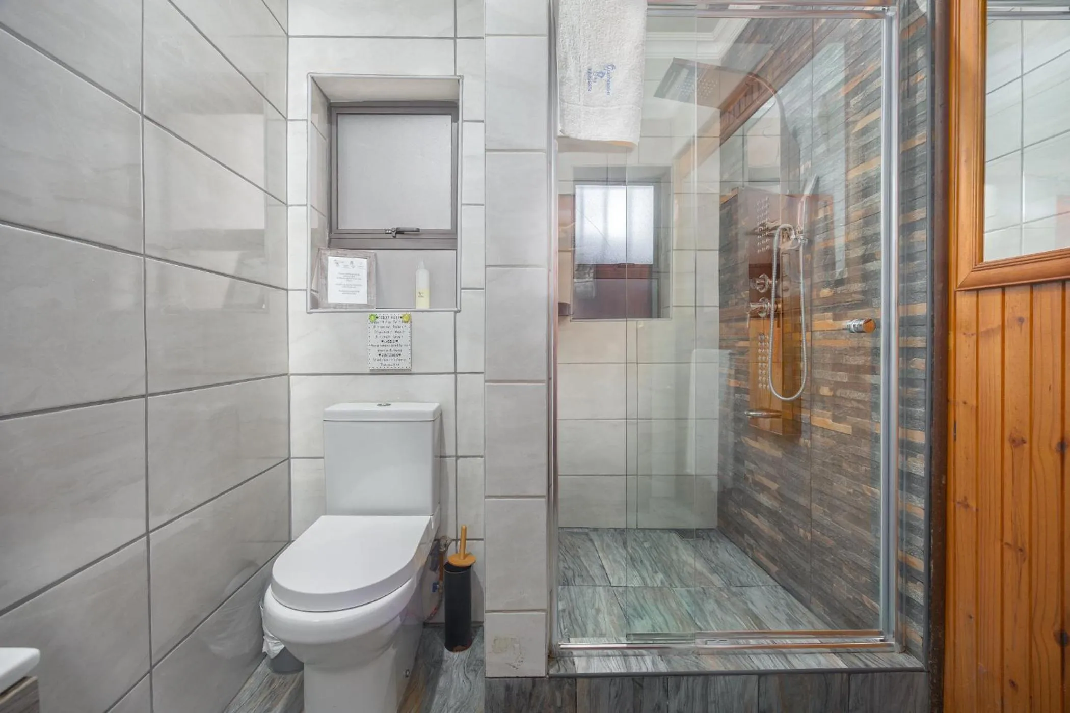 Shower in Beachcomber Bay Guest House In South Africa