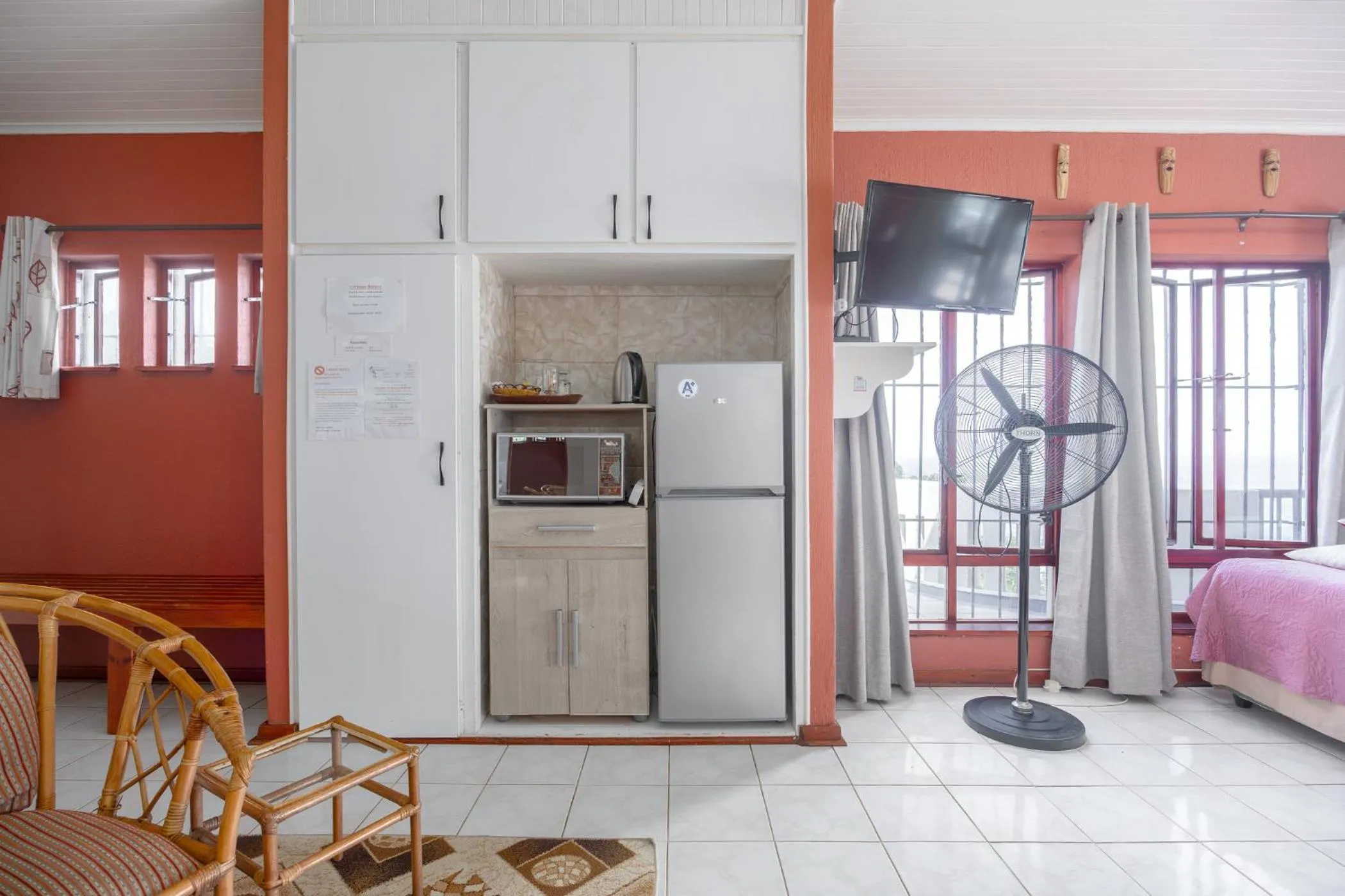 Coffee/tea facilities in Beachcomber Bay Guest House In South Africa