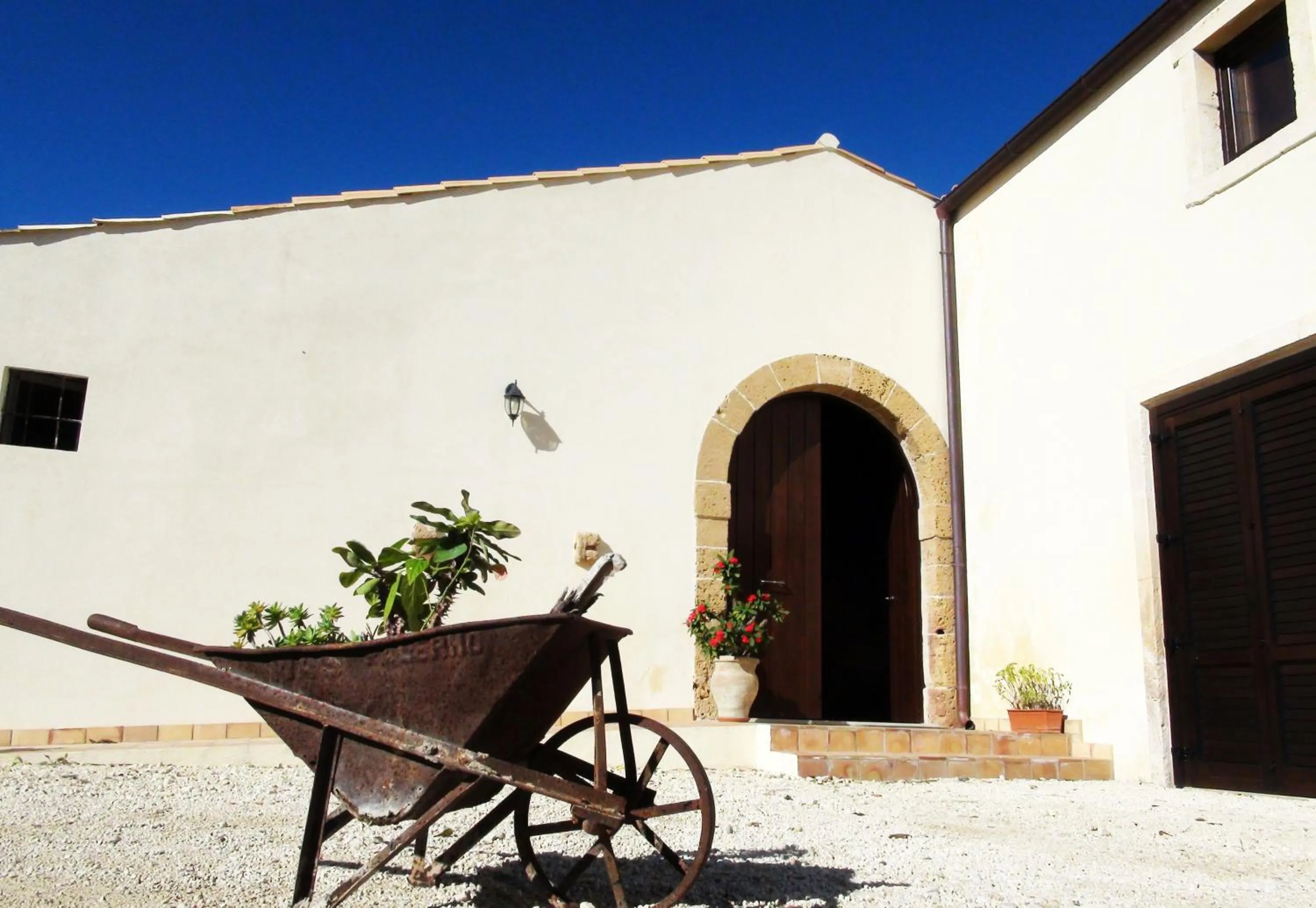 Facade/entrance in L'Antico Trappeto